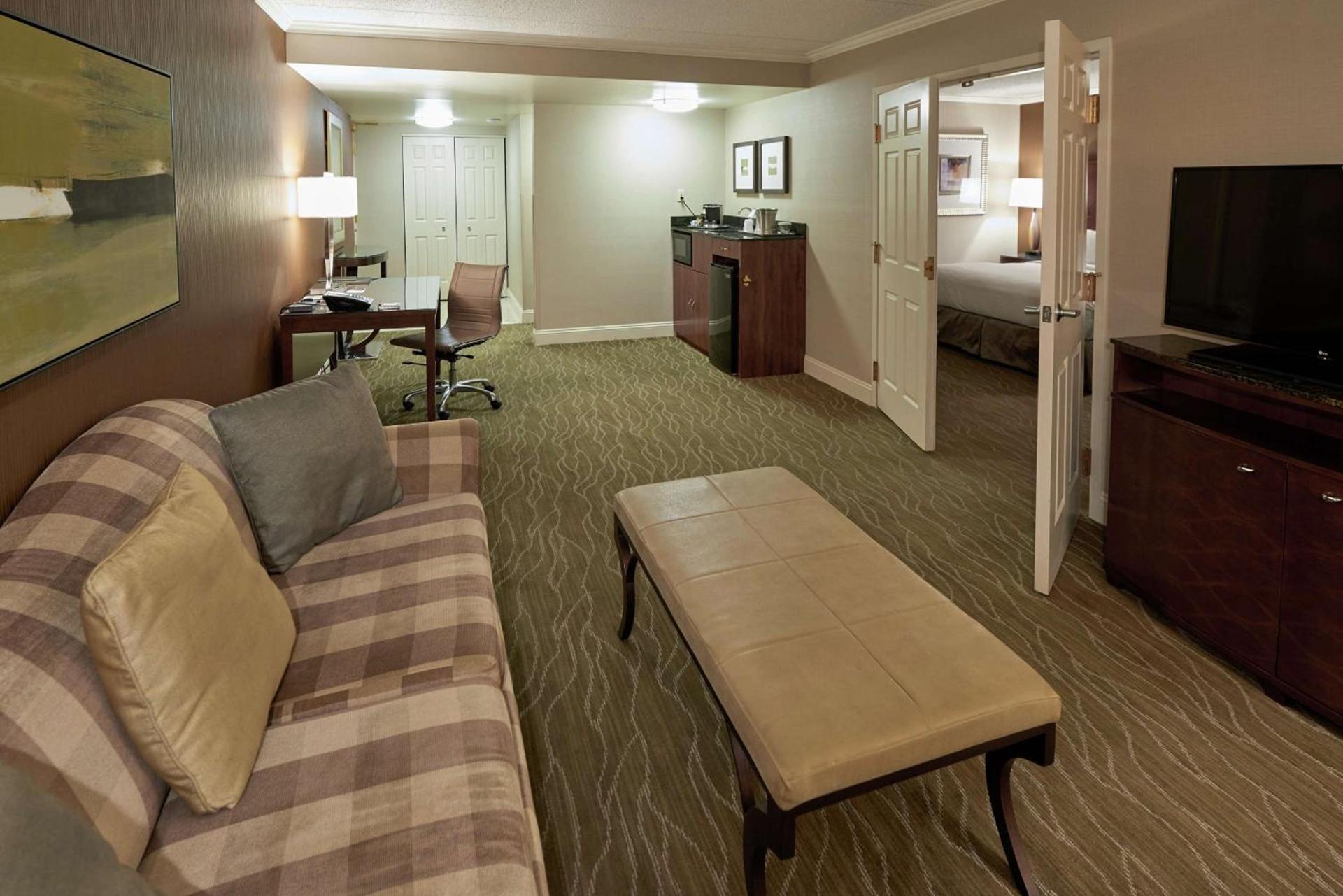 DoubleTree by Hilton Akron Fairlawn photo 36