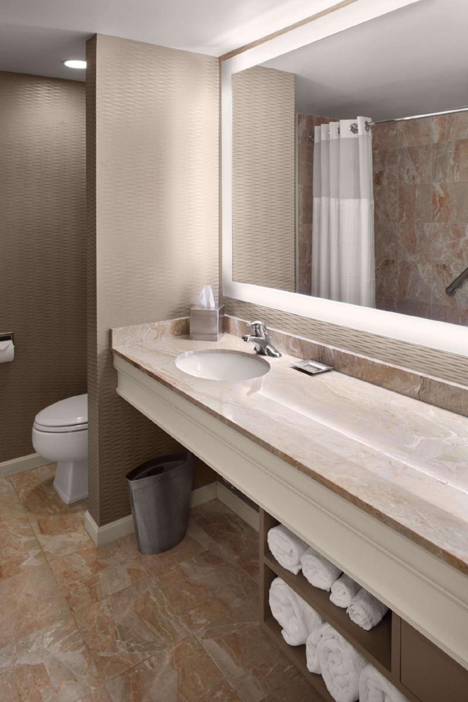 DoubleTree by Hilton Akron Fairlawn photo 42