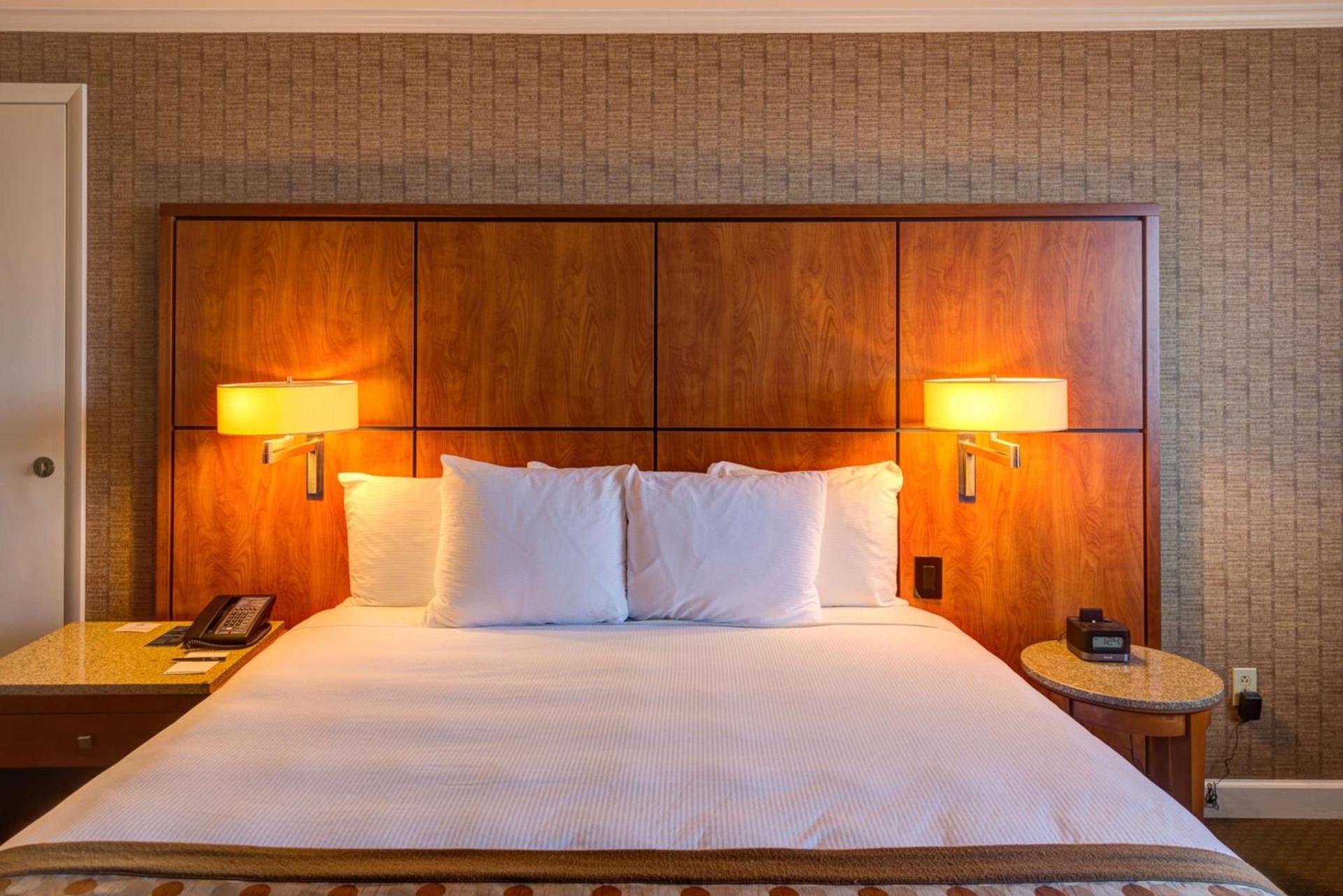 DoubleTree by Hilton Akron Fairlawn photo 45