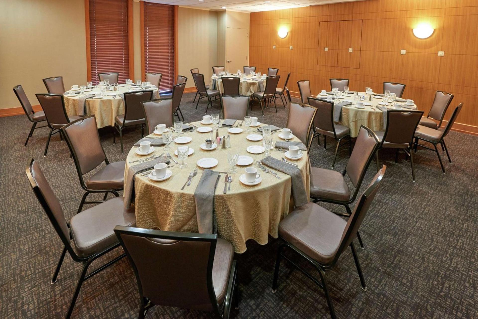 DoubleTree by Hilton Akron Fairlawn photo 50