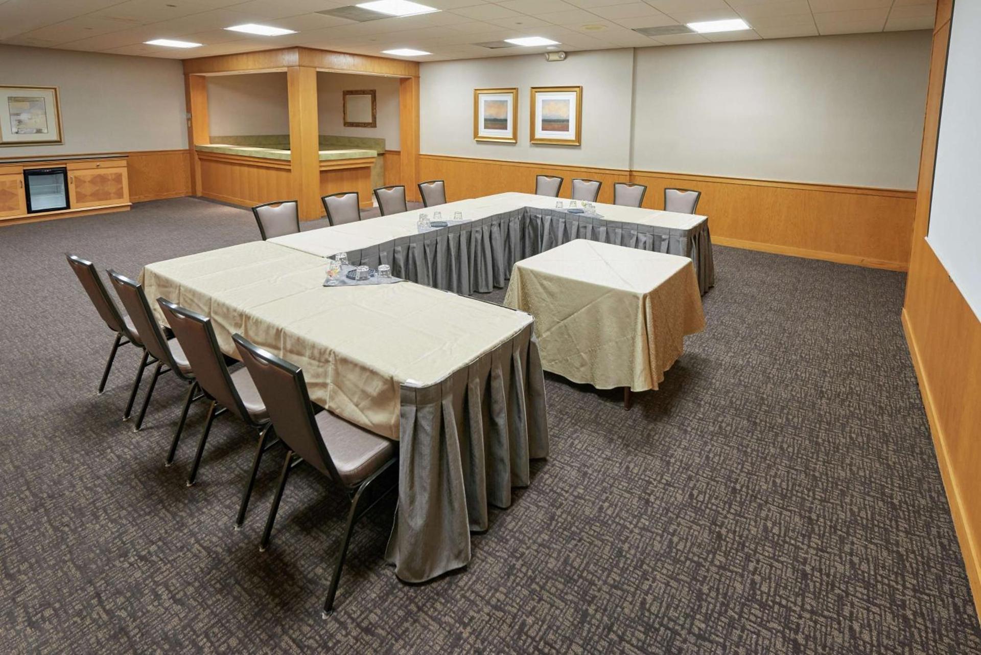 DoubleTree by Hilton Akron Fairlawn photo 52
