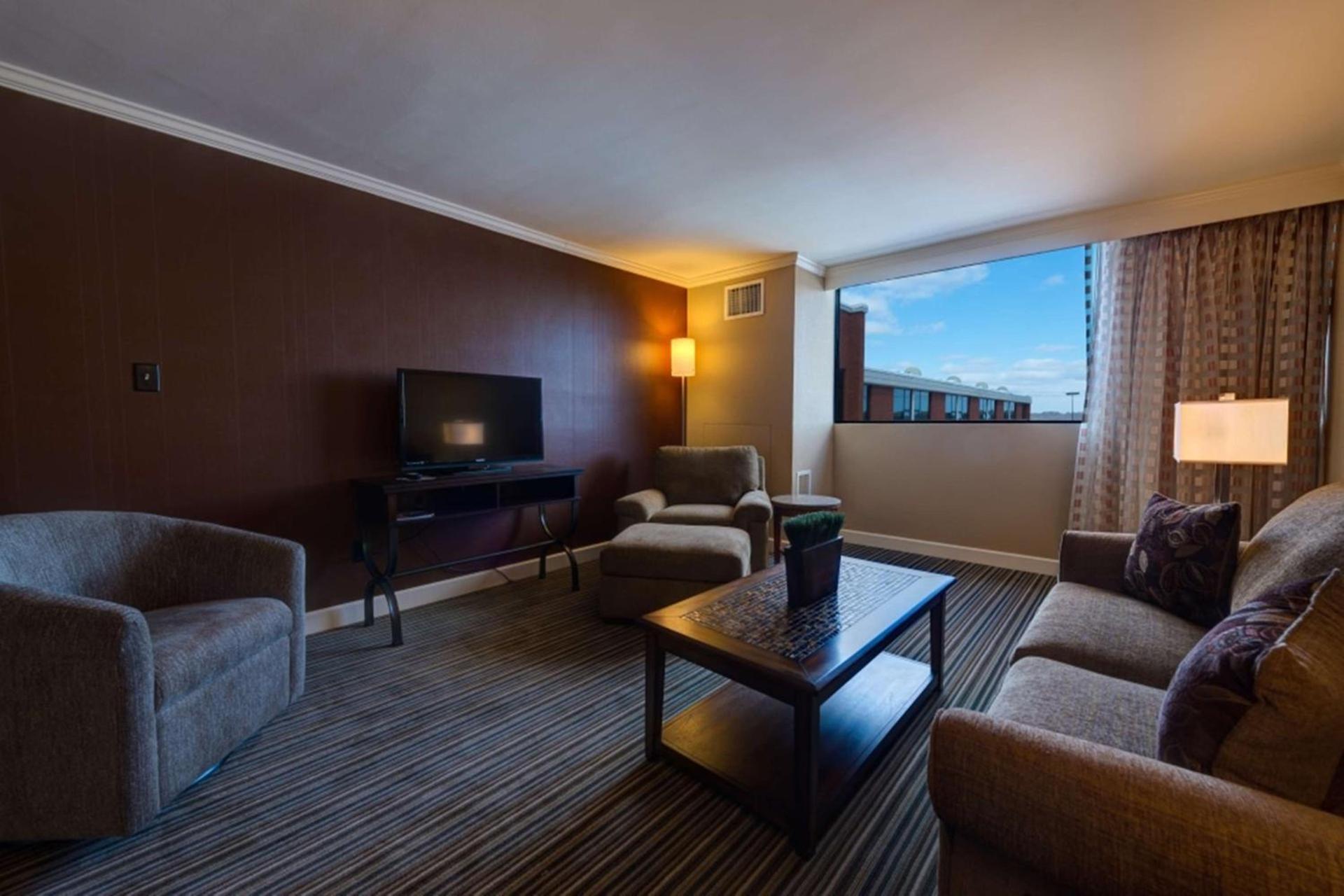 DoubleTree by Hilton Akron Fairlawn photo 61