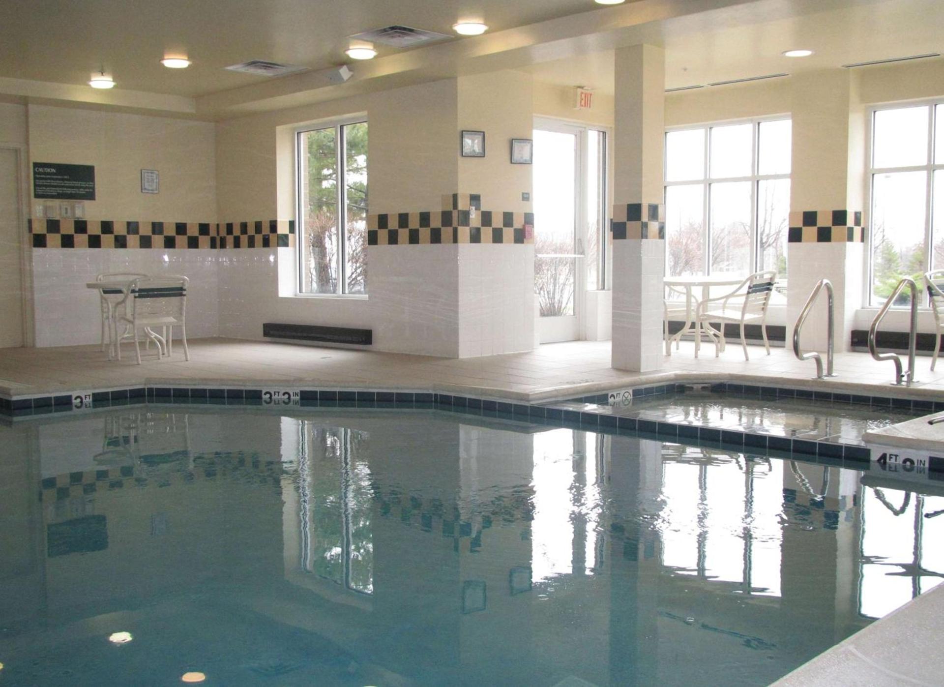 Hilton Garden Inn Addison photo 11