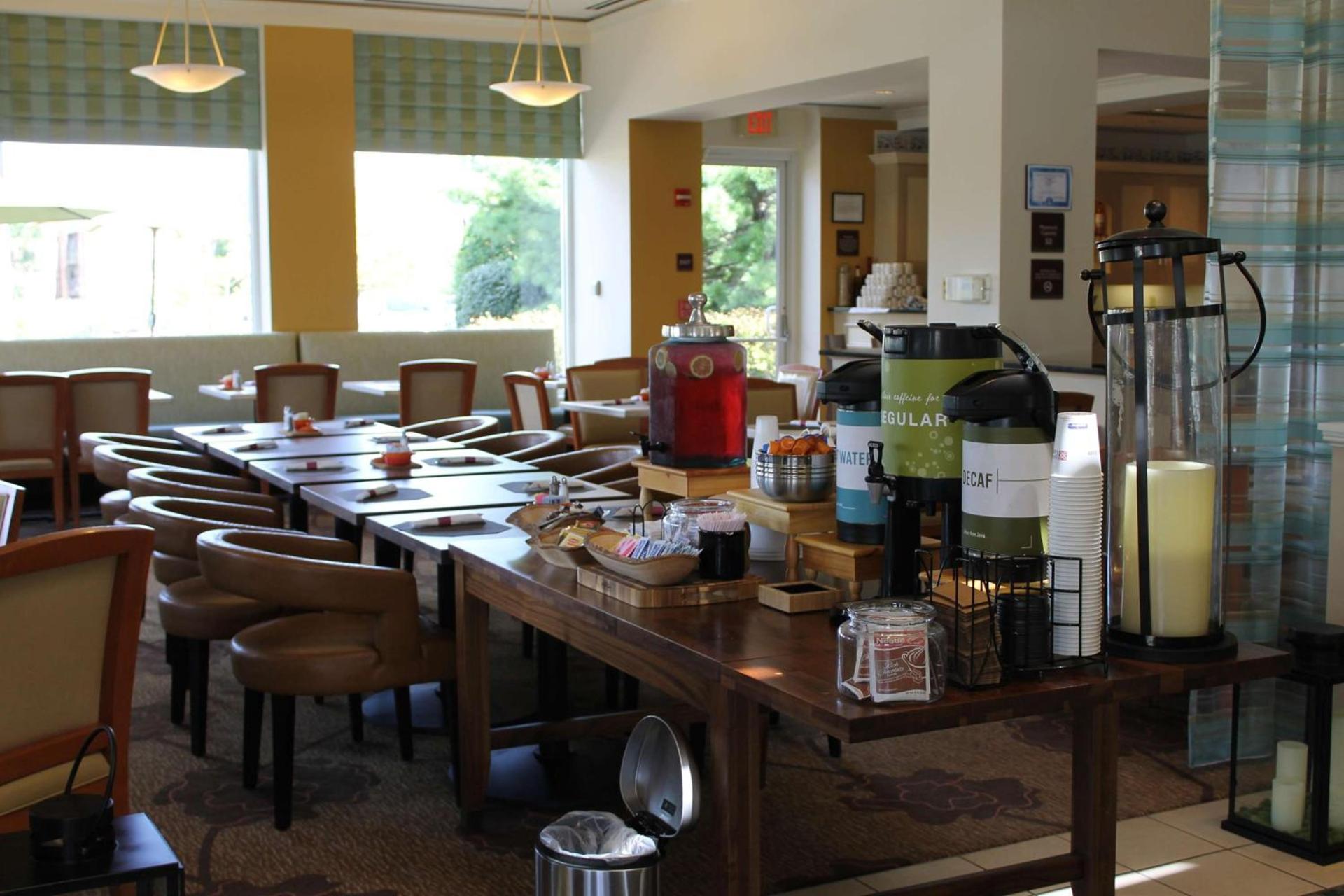 Hilton Garden Inn Addison photo 14