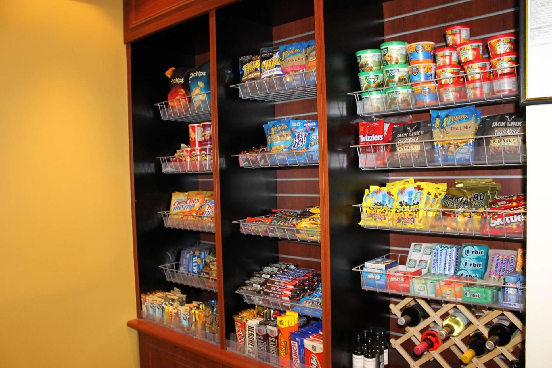 Hilton Garden Inn Addison photo 16