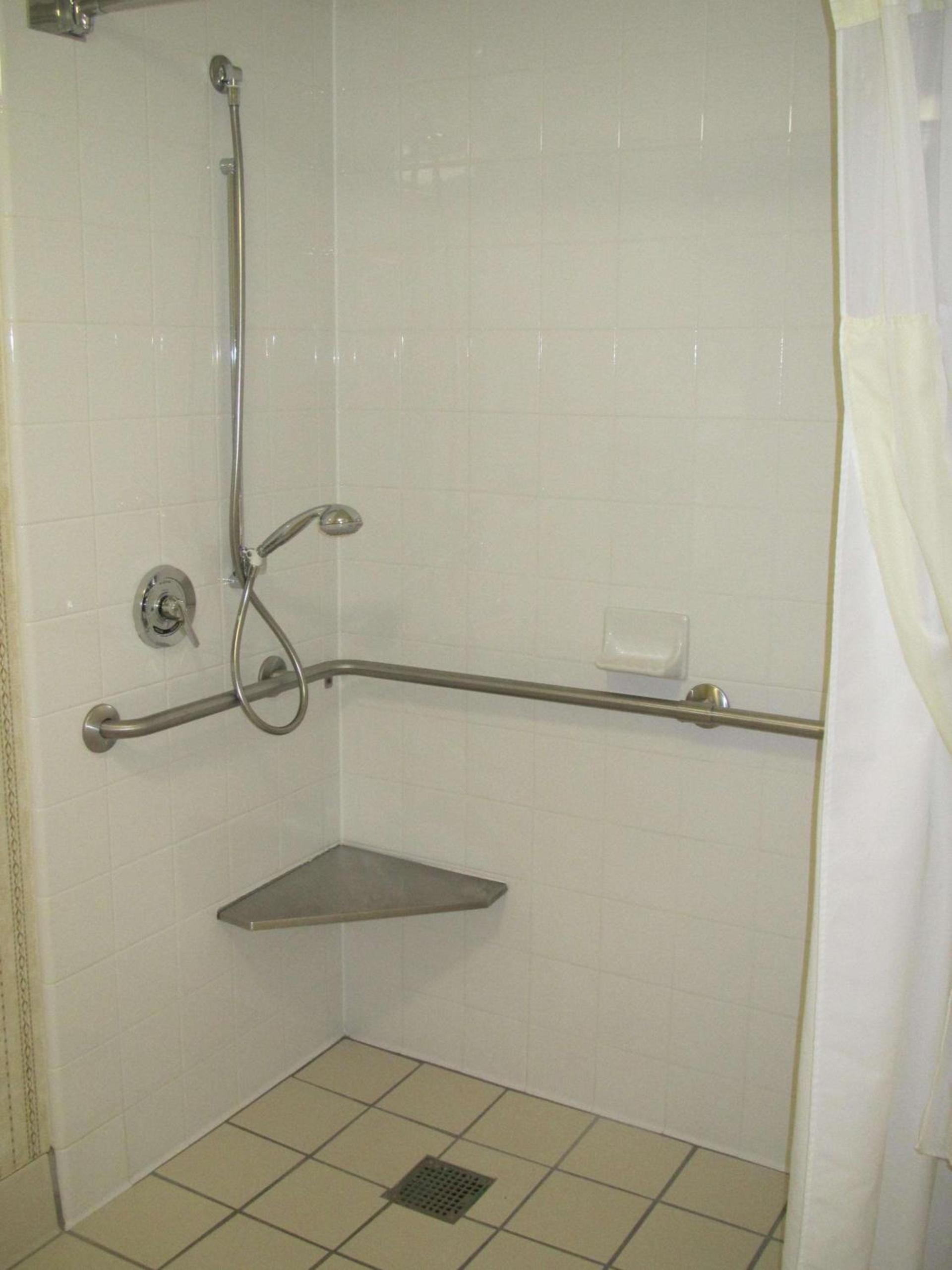 Hilton Garden Inn Addison photo 39