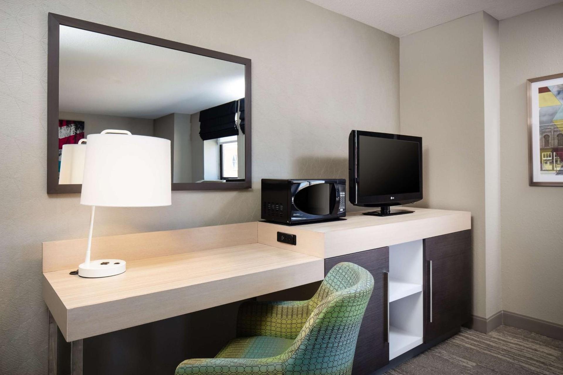 Hampton Inn Freeport photo 21