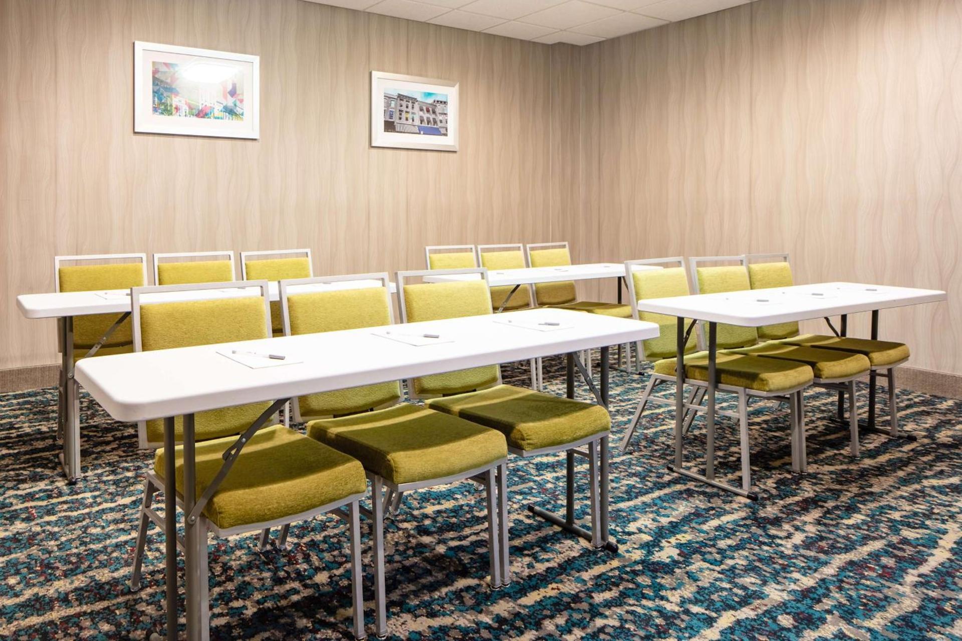 Hampton Inn Freeport photo 28