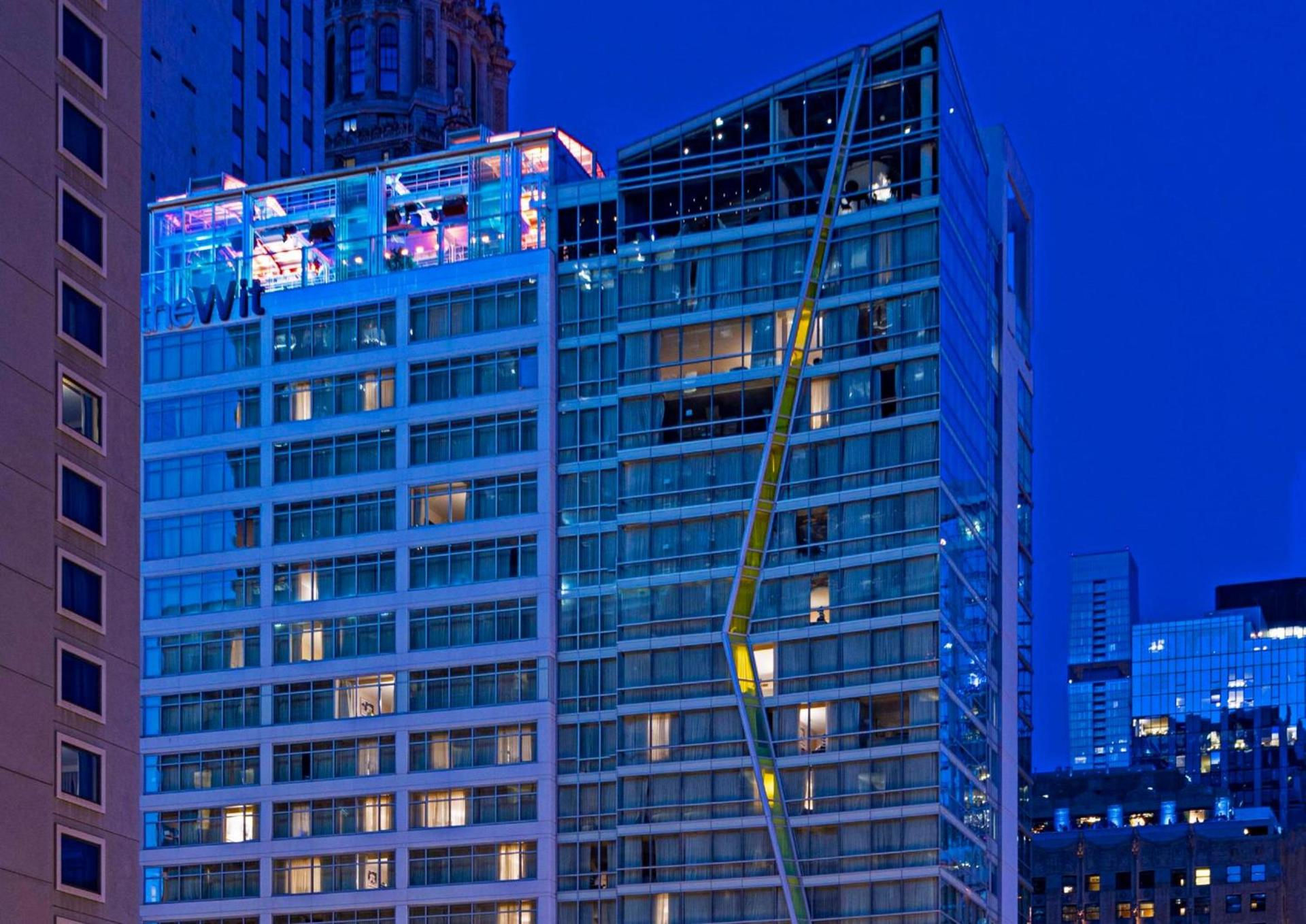 theWit Chicago, a Hilton Hotel photo 1