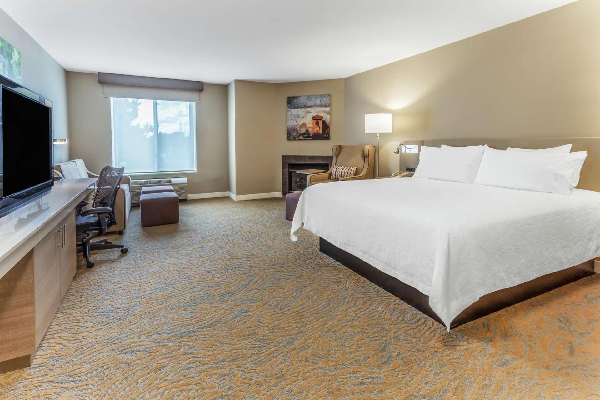 Hilton Garden Inn Saint Charles photo 17