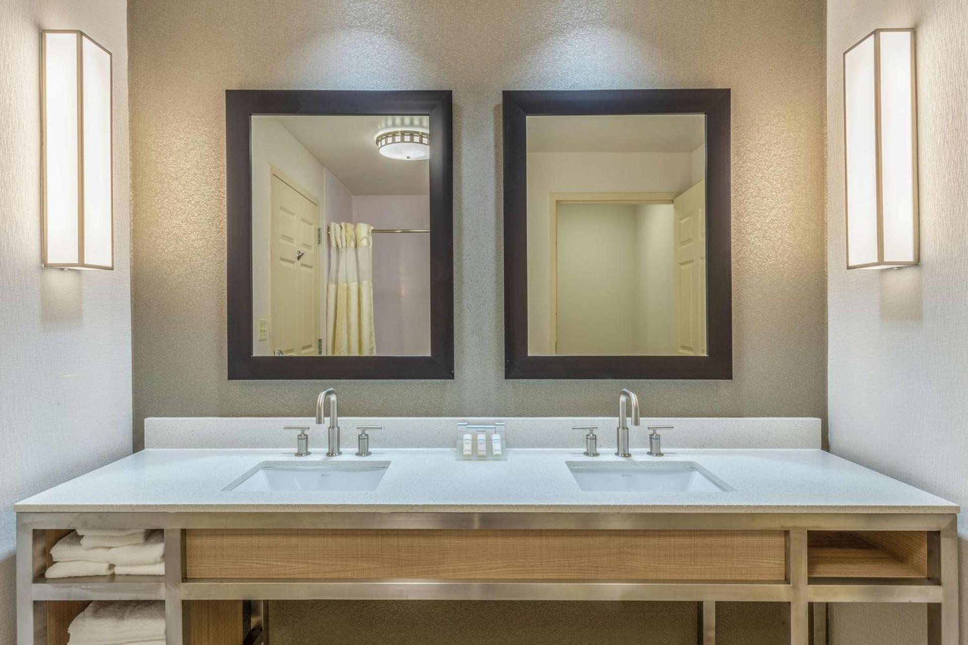 Hilton Garden Inn Saint Charles photo 19