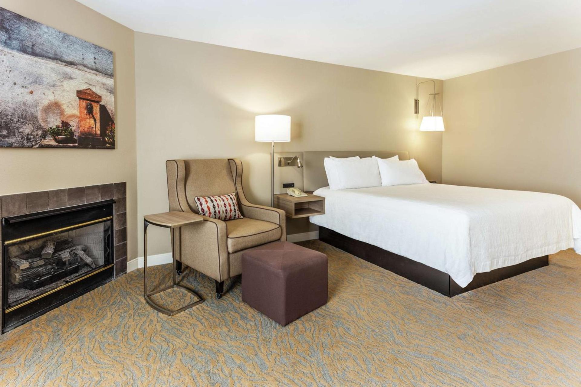 Hilton Garden Inn Saint Charles photo 30