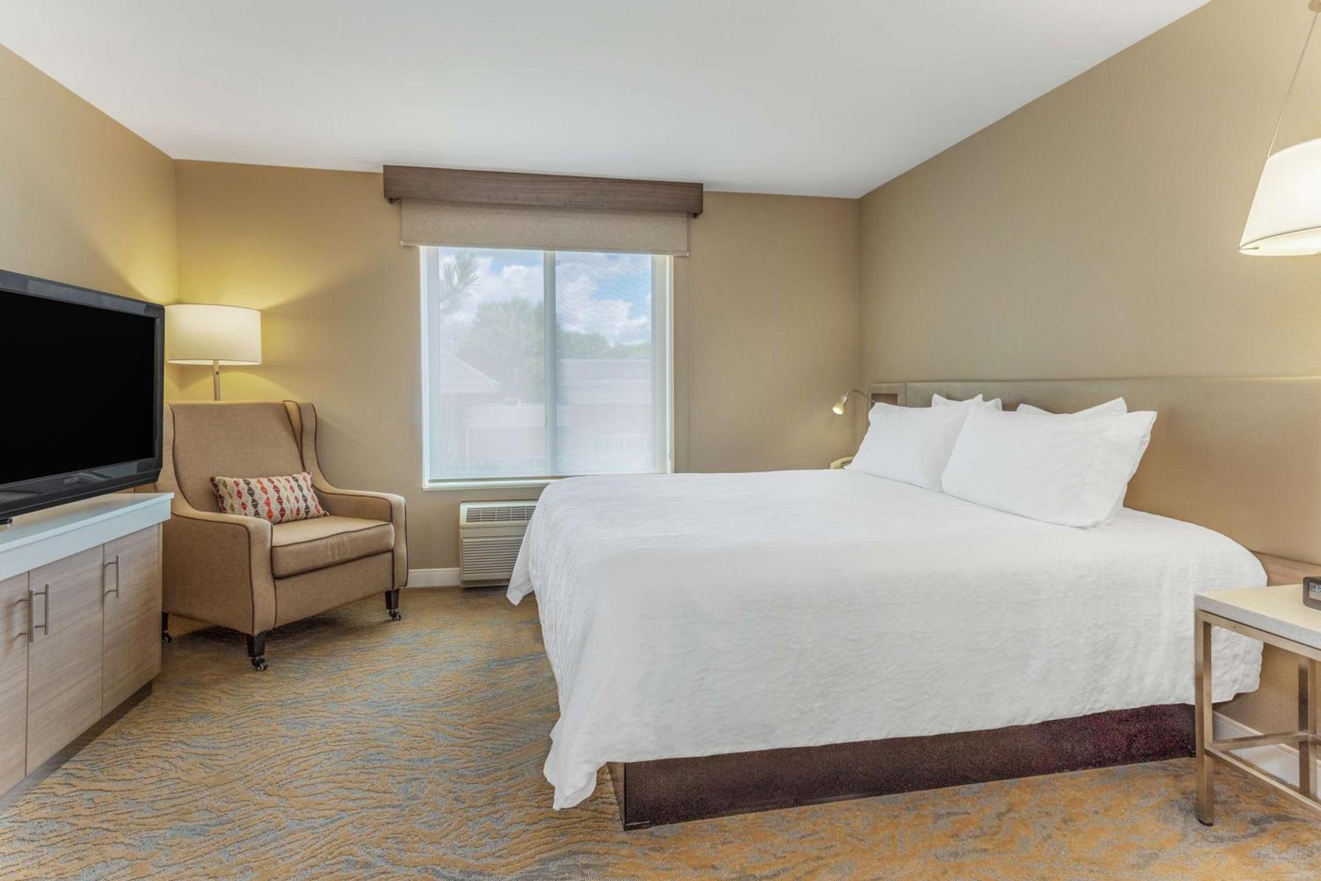 Hilton Garden Inn Saint Charles photo 32