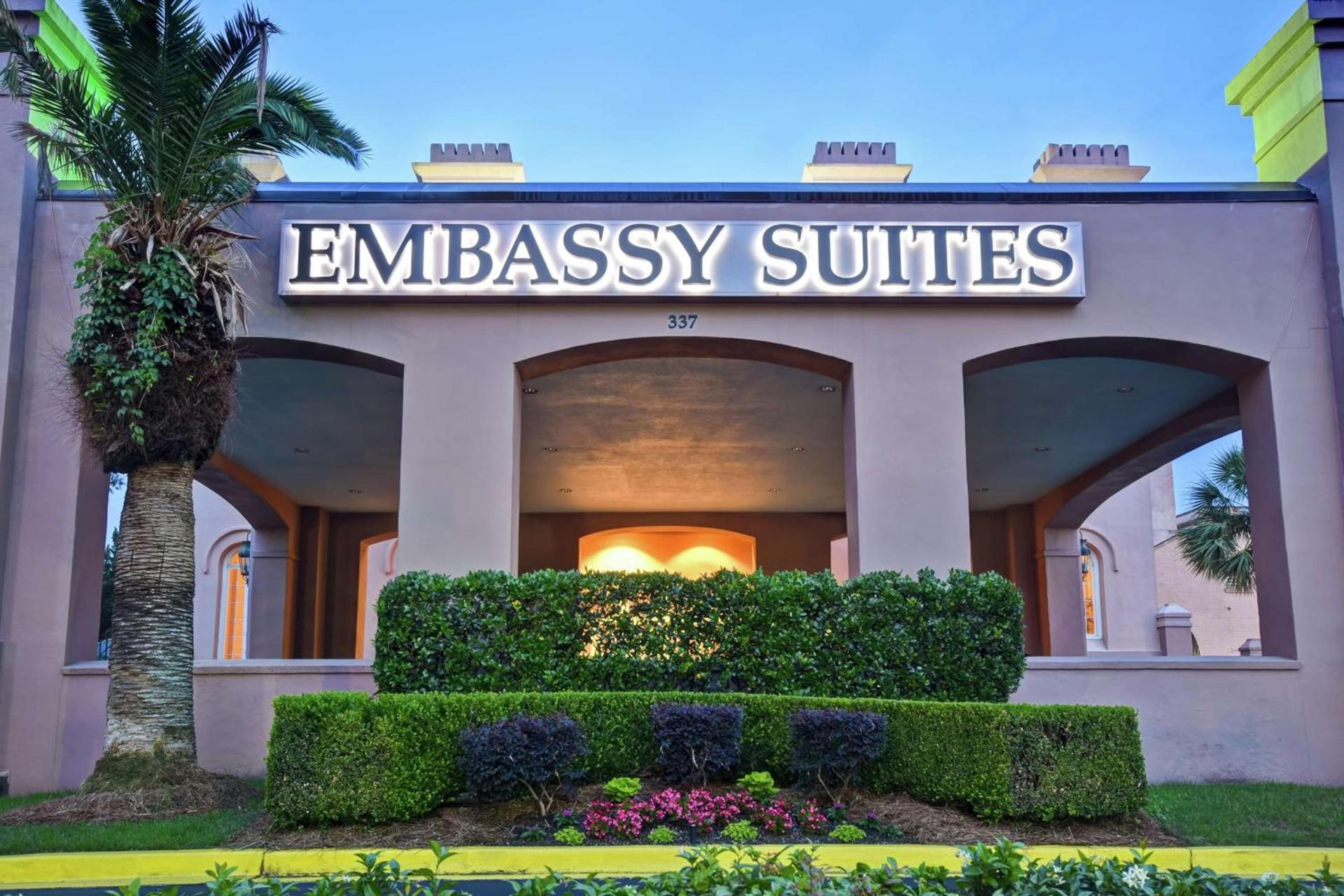 Embassy Suites Charleston - Historic District photo 2