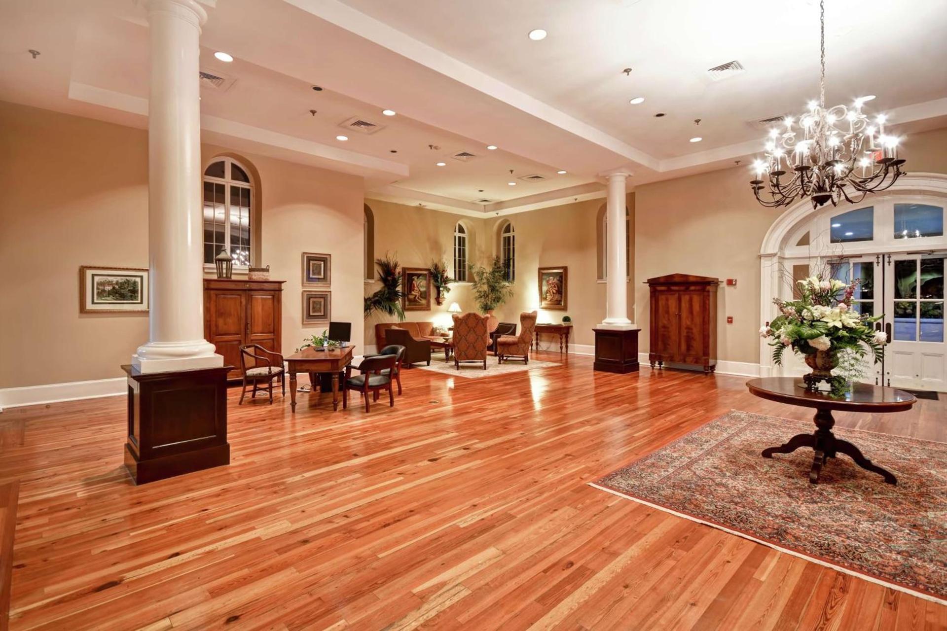 Embassy Suites Charleston - Historic District photo 3