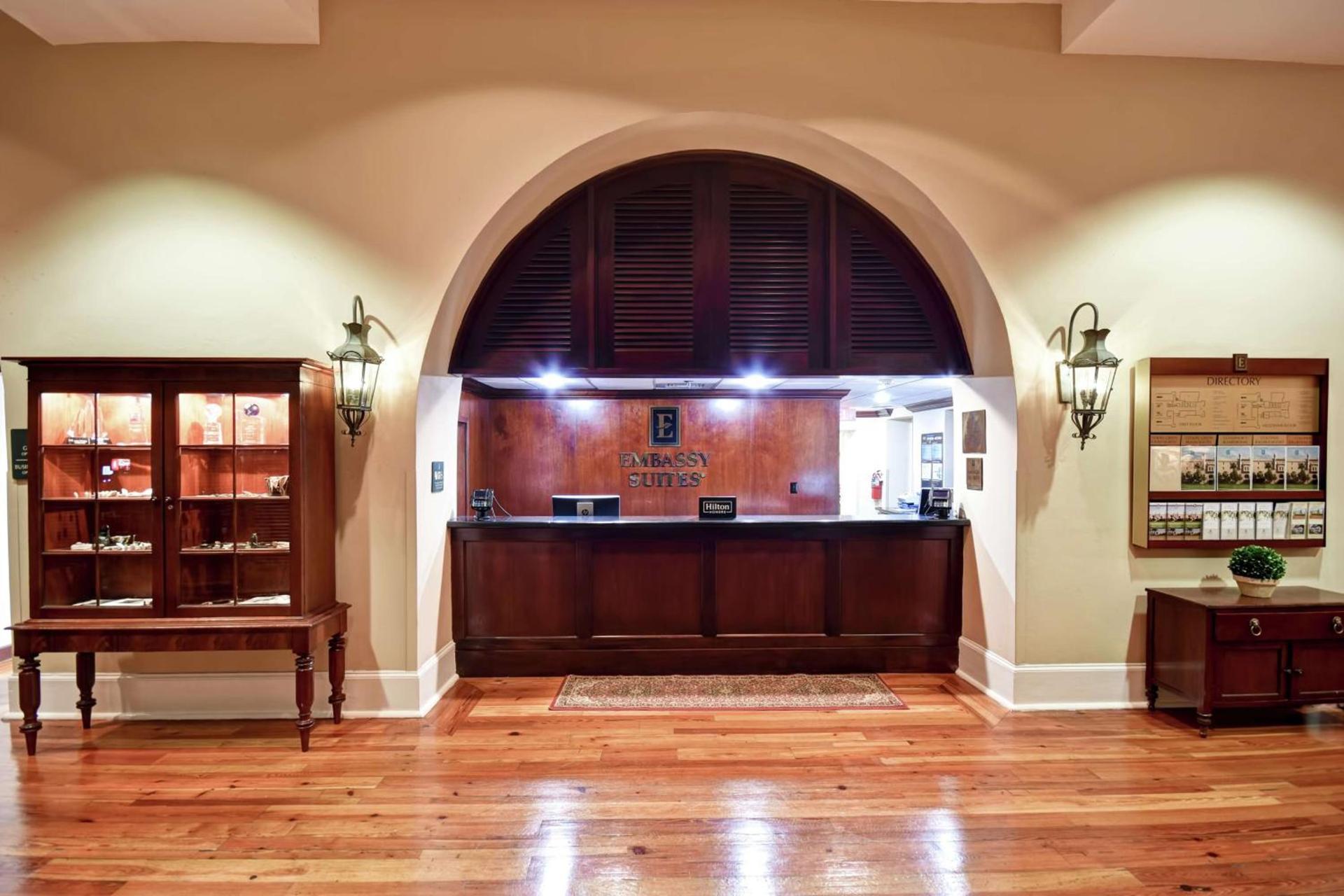 Embassy Suites Charleston - Historic District photo 6
