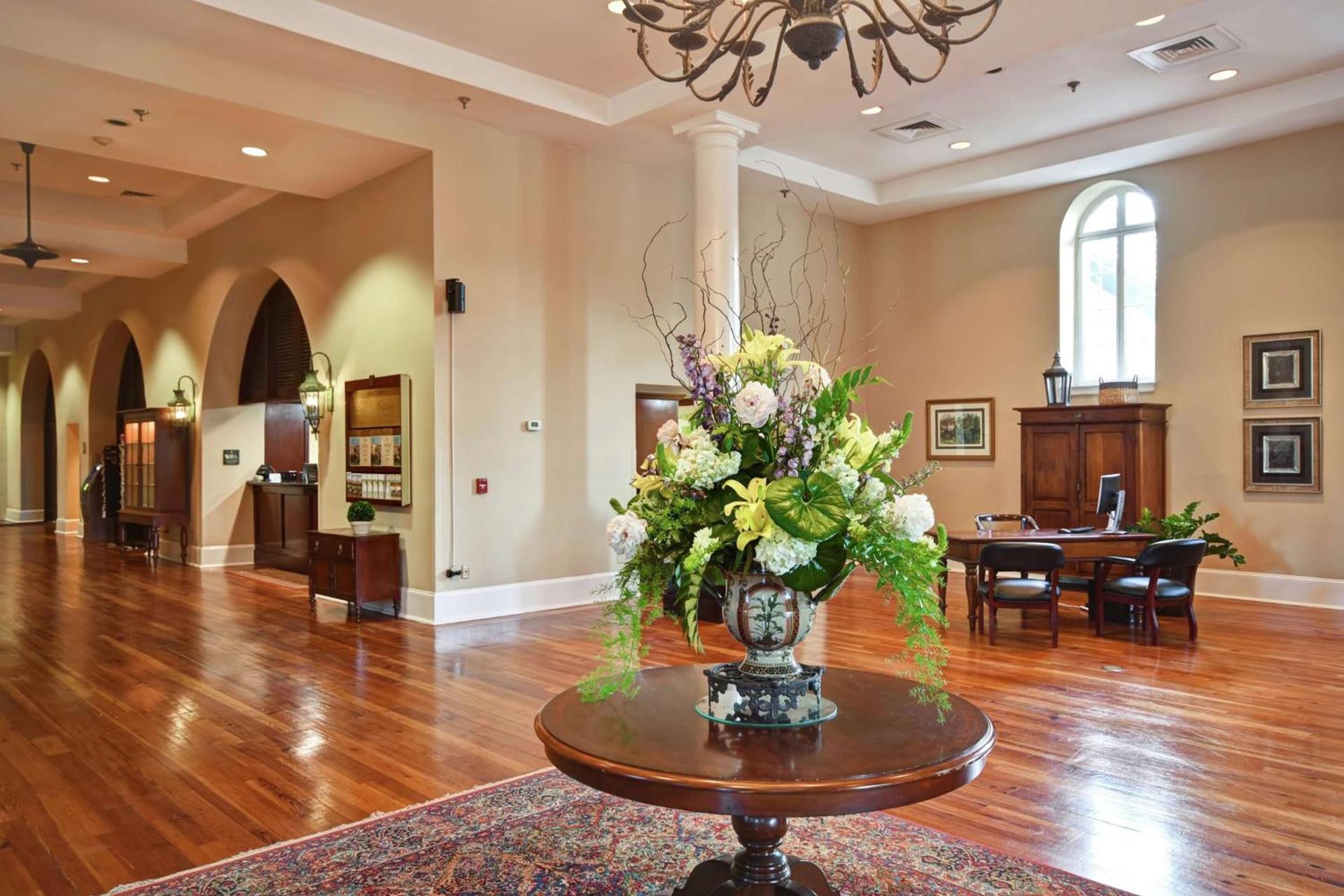 Embassy Suites Charleston - Historic District photo 7