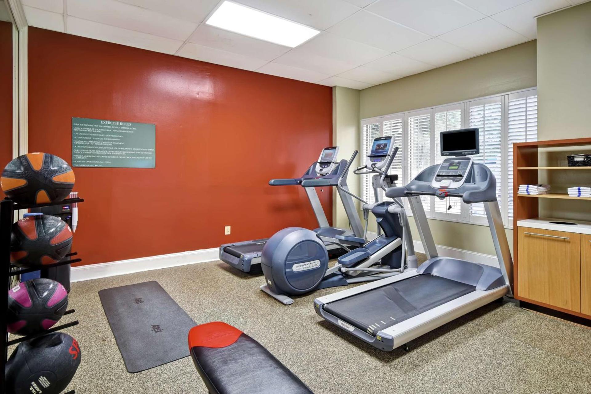 Embassy Suites Charleston - Historic District photo 17