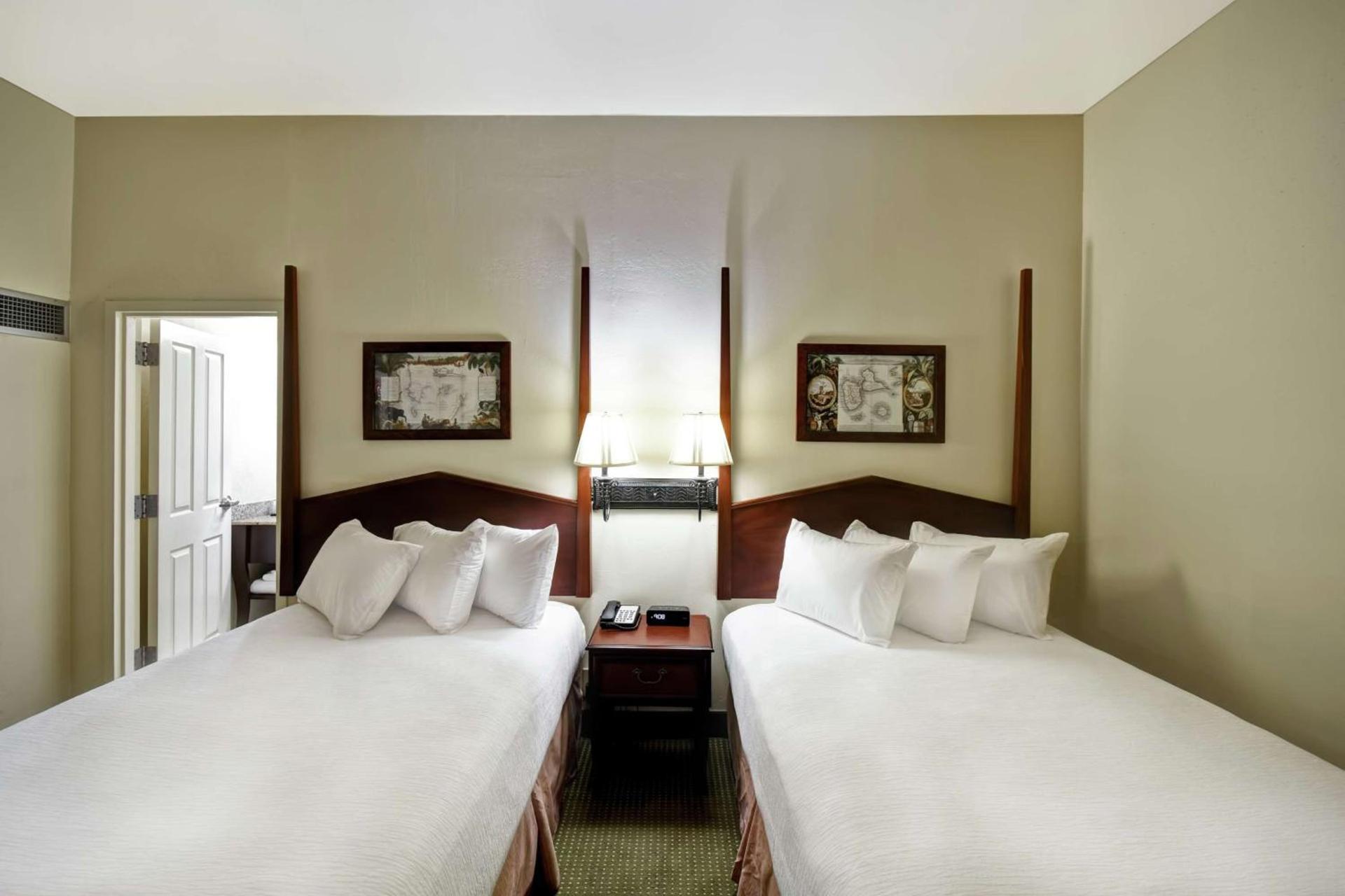 Embassy Suites Charleston - Historic District photo 25