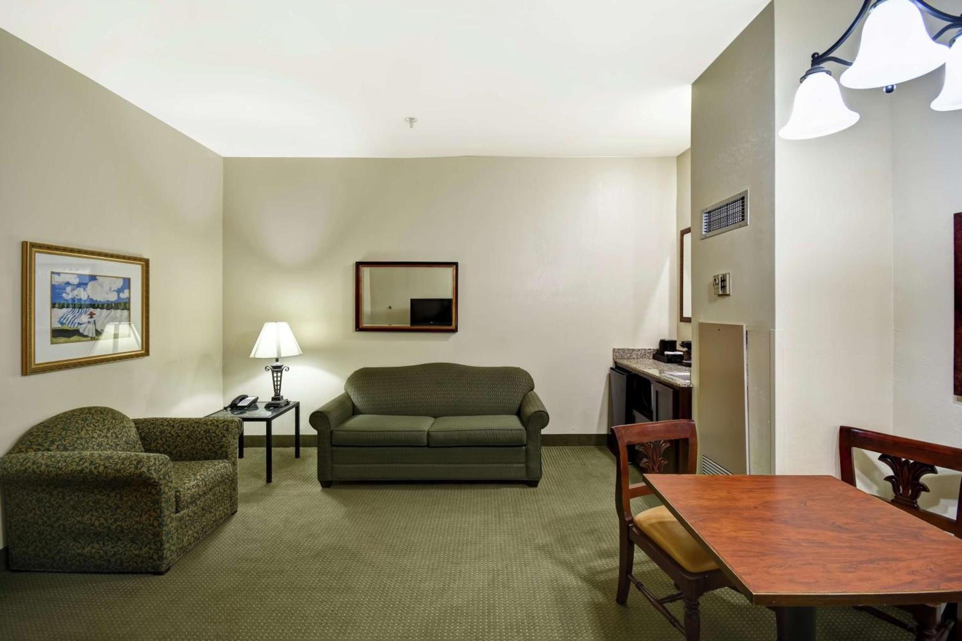 Embassy Suites Charleston - Historic District photo 26