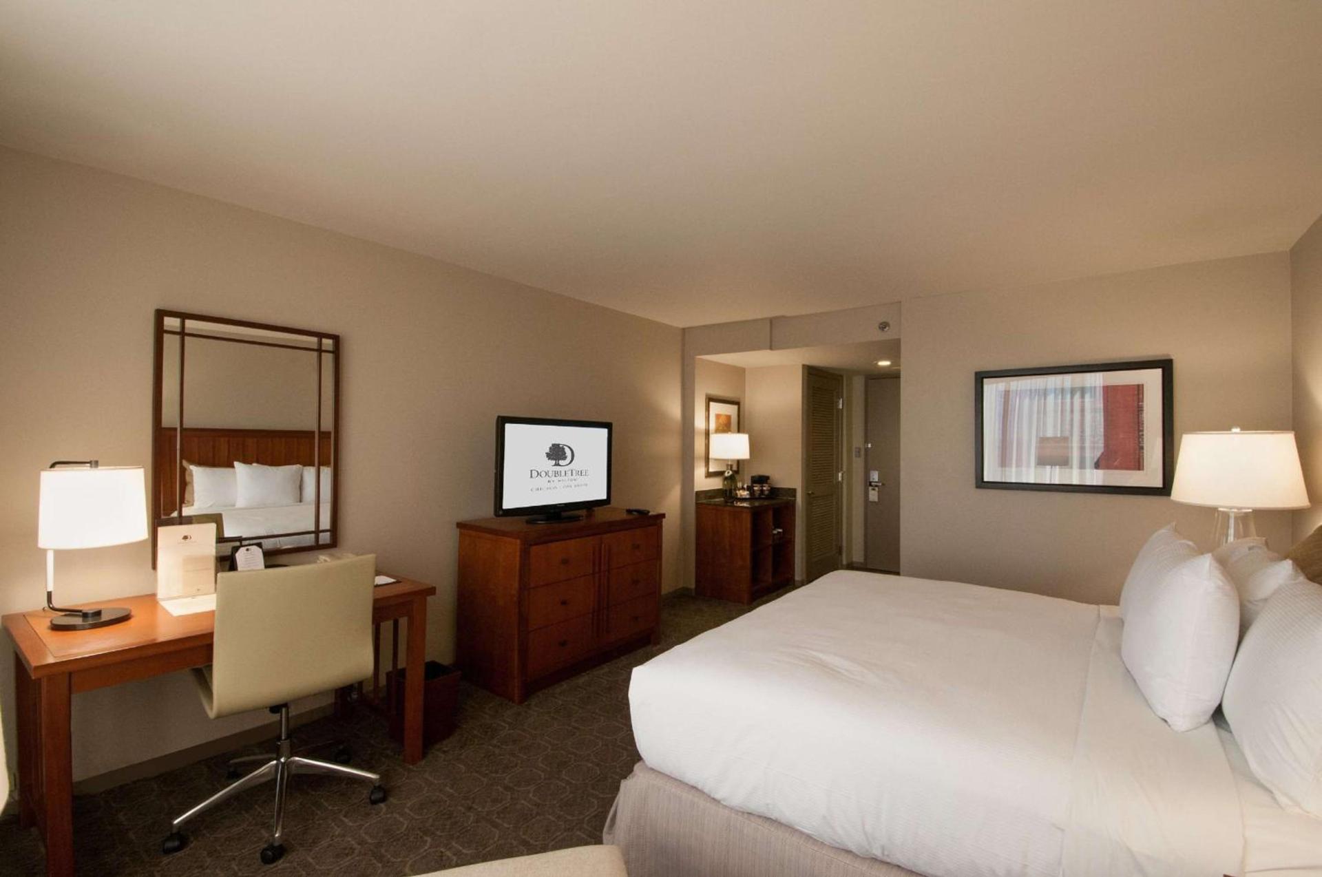 DoubleTree by Hilton Chicago - Oak Brook photo 25