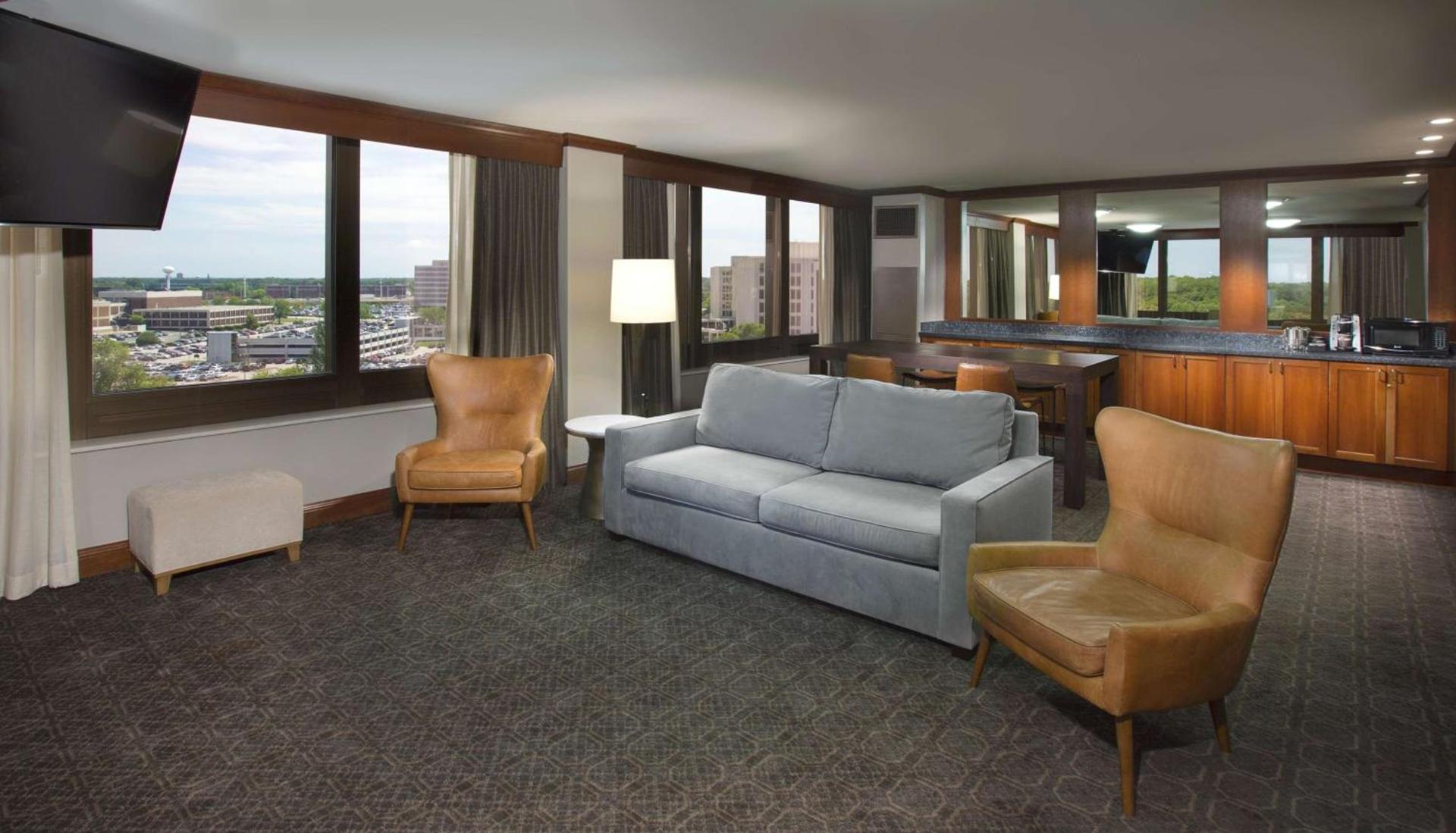 DoubleTree by Hilton Chicago - Oak Brook photo 38