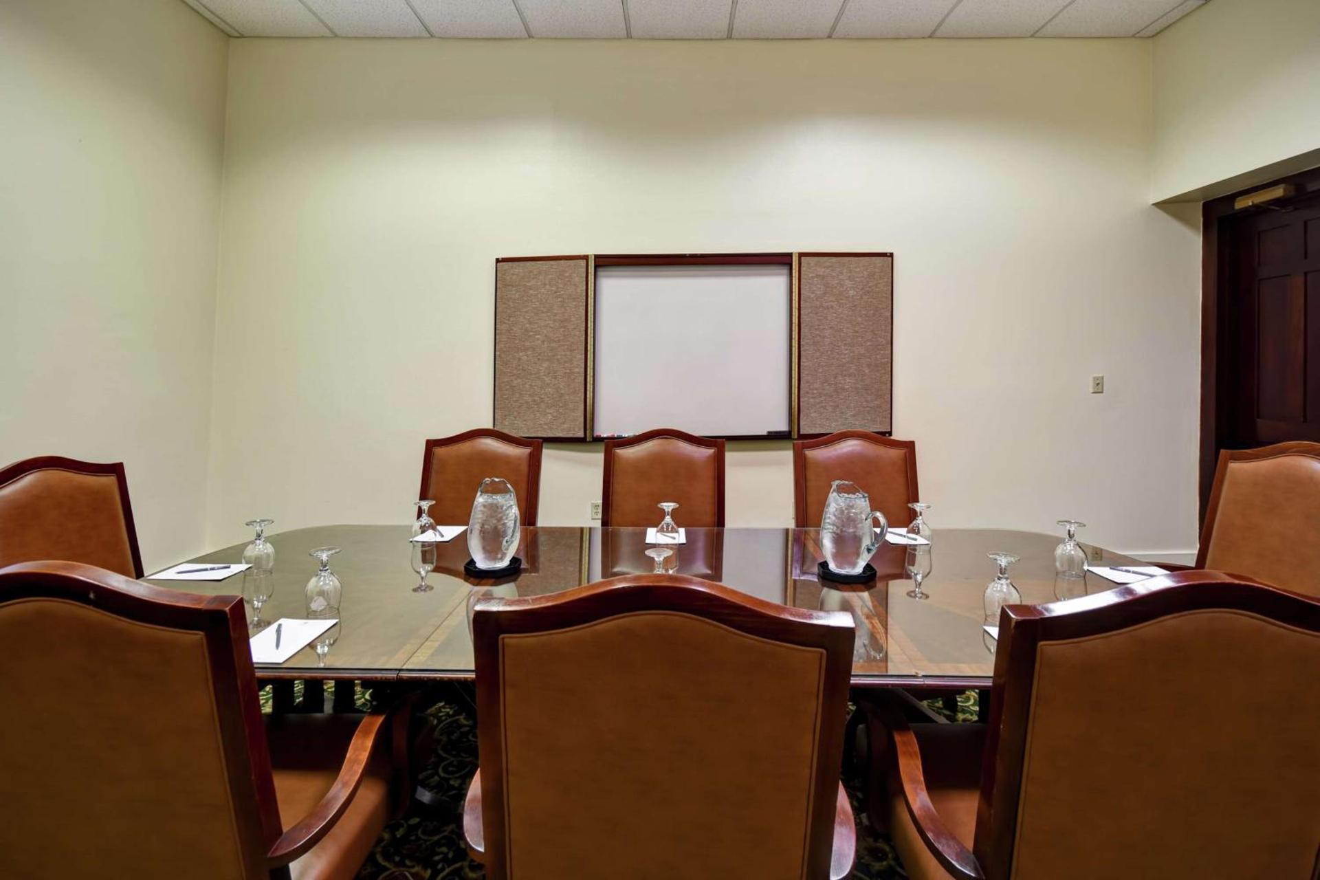 Embassy Suites Charleston - Historic District photo 41