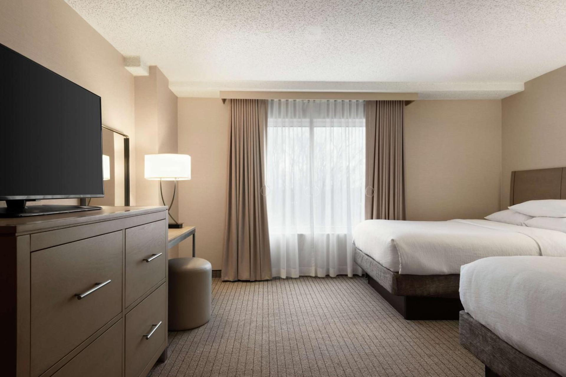 Embassy Suites by Hilton Cleveland Rockside photo 24