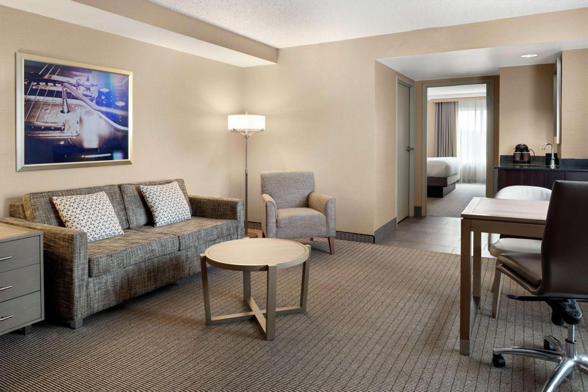 Embassy Suites by Hilton Cleveland Rockside photo 30