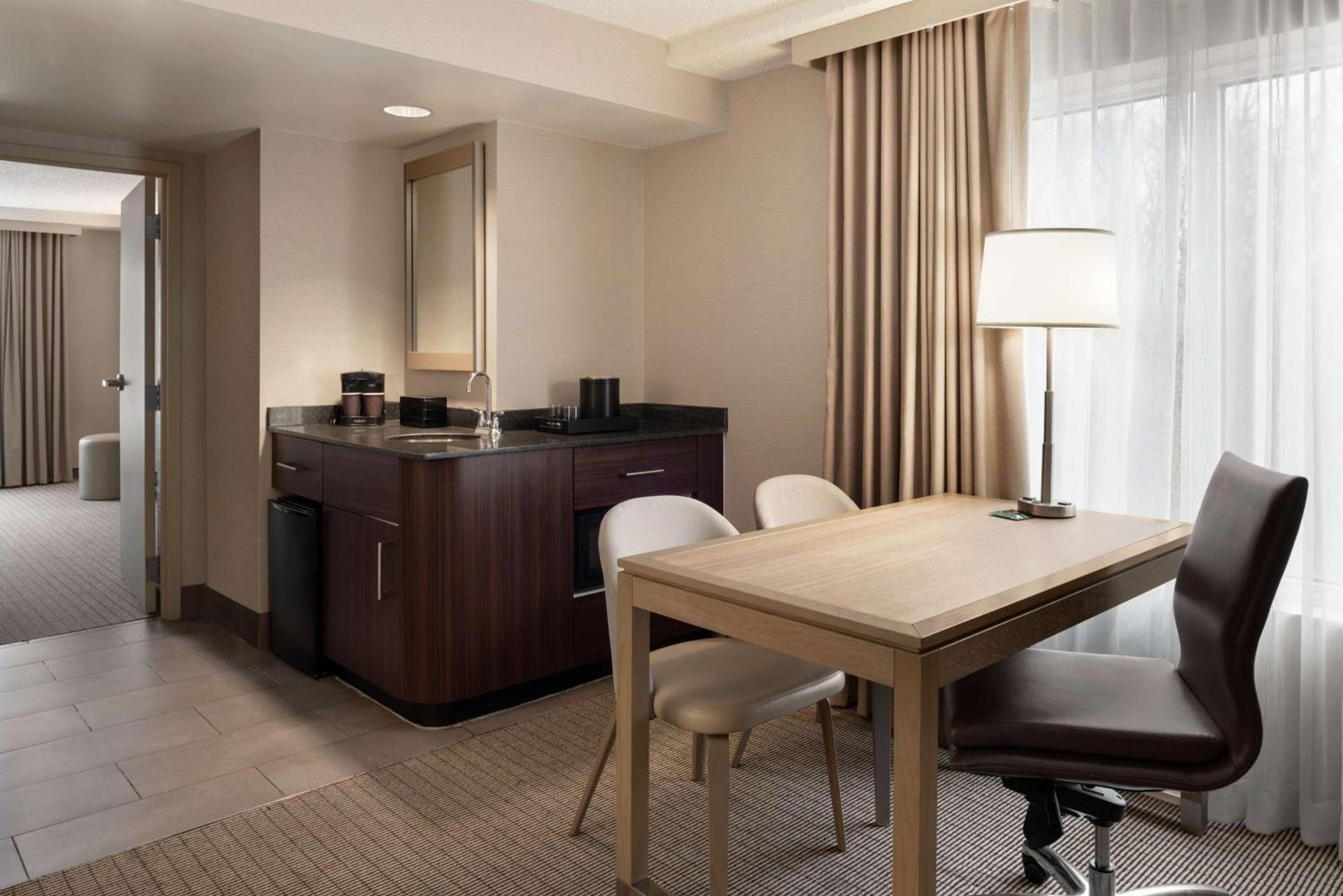 Embassy Suites by Hilton Cleveland Rockside photo 31