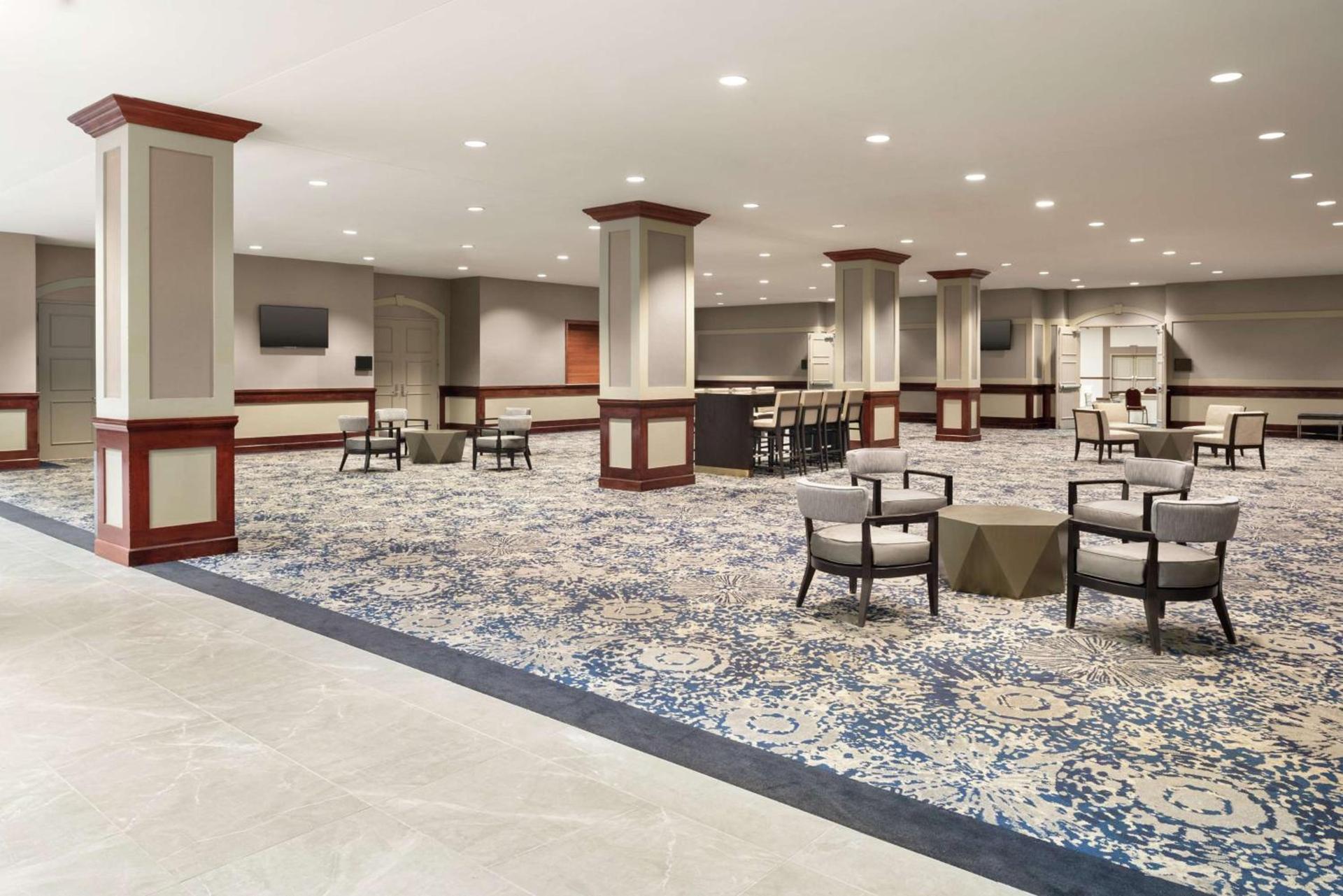 Embassy Suites by Hilton Cleveland Rockside photo 32