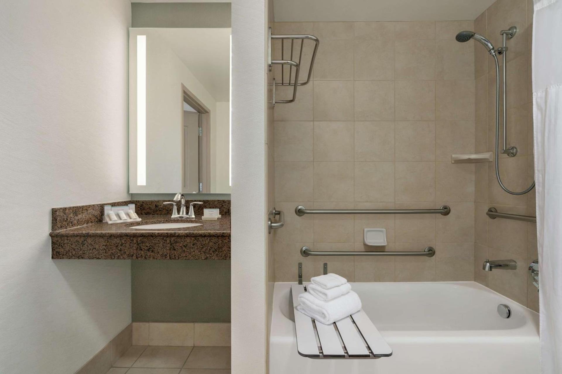 Hilton Garden Inn Charlotte/Ayrsley photo 25
