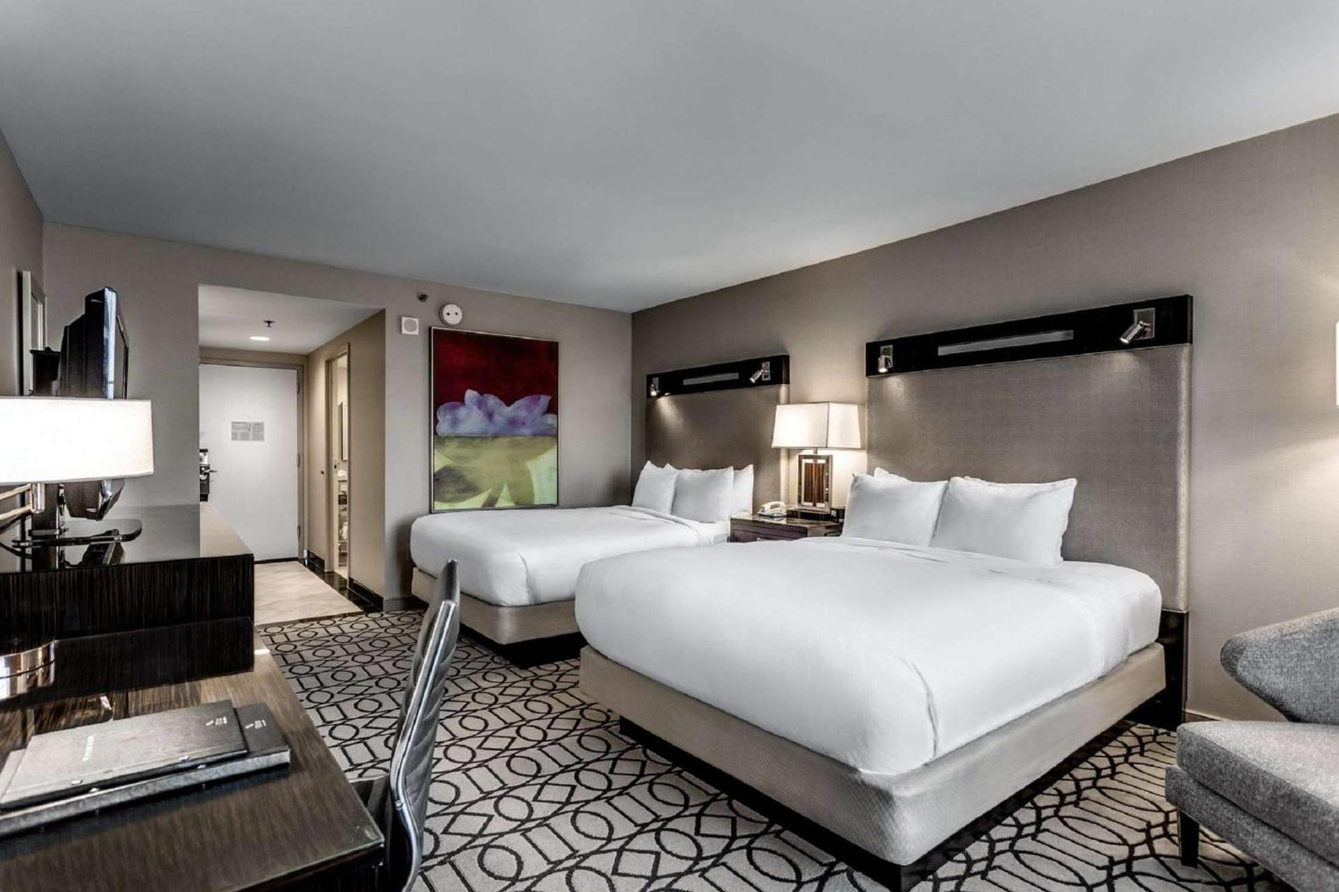 Hilton Columbus at Easton photo 6