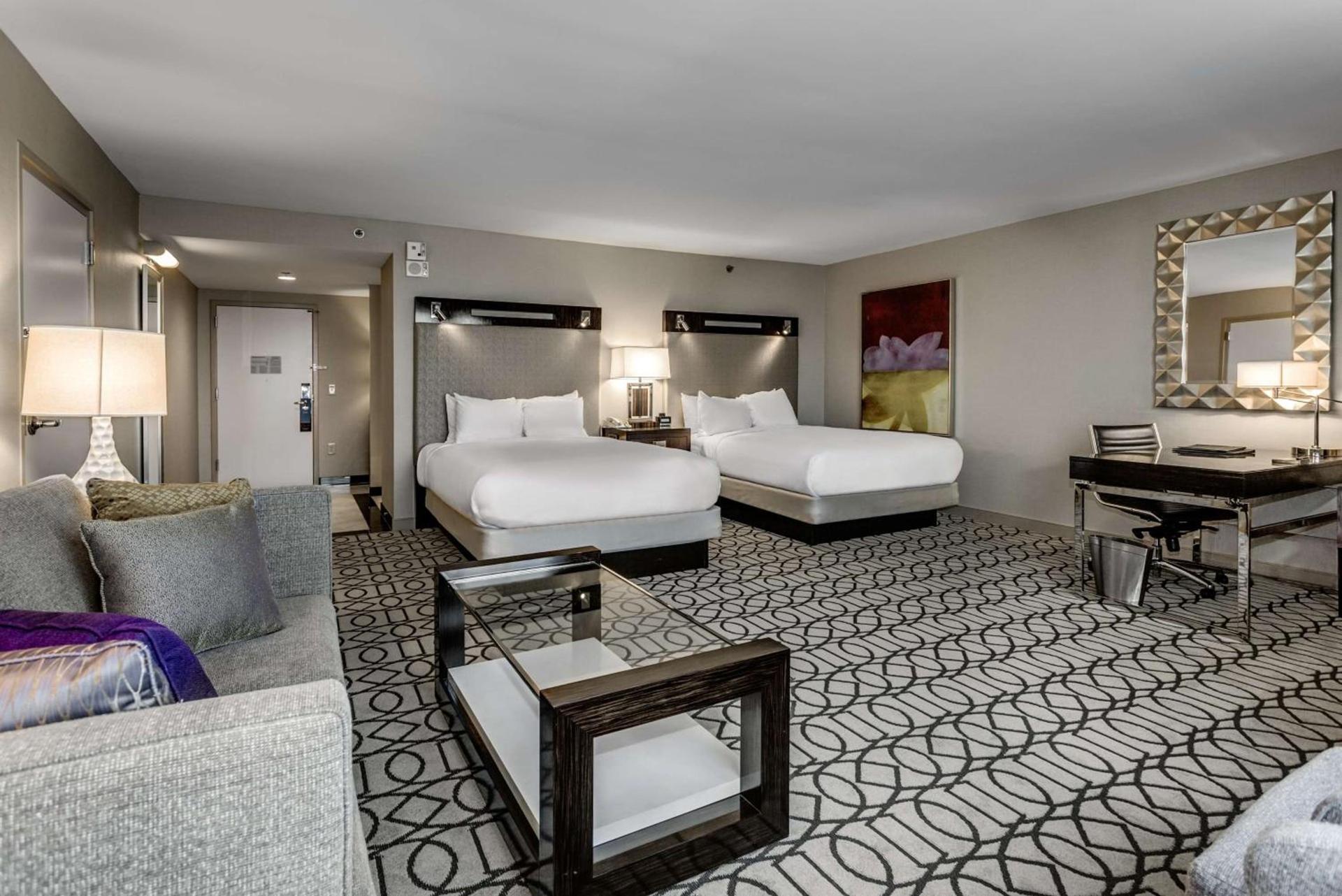 Hilton Columbus at Easton photo 8