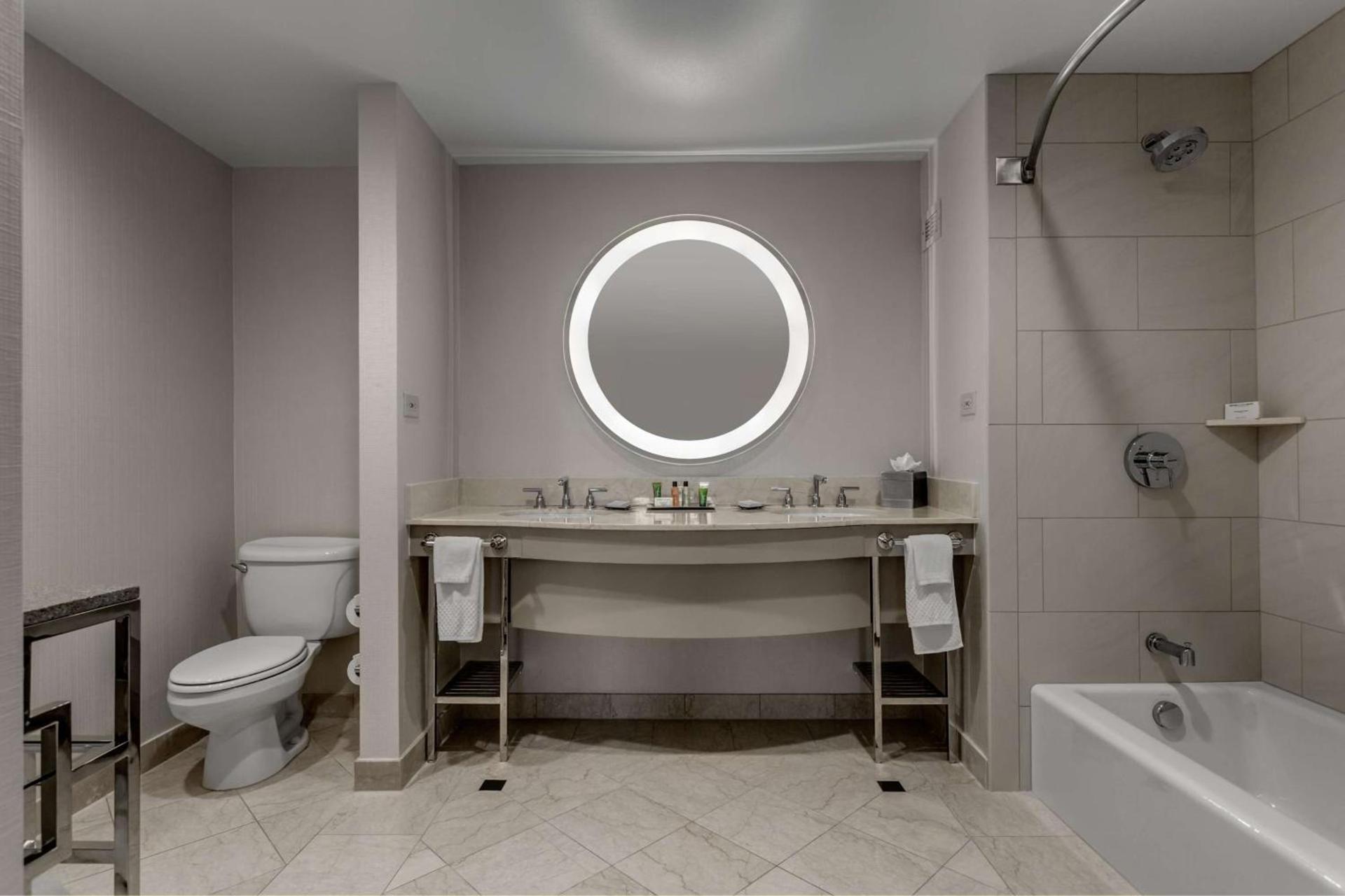 Hilton Columbus at Easton photo 16