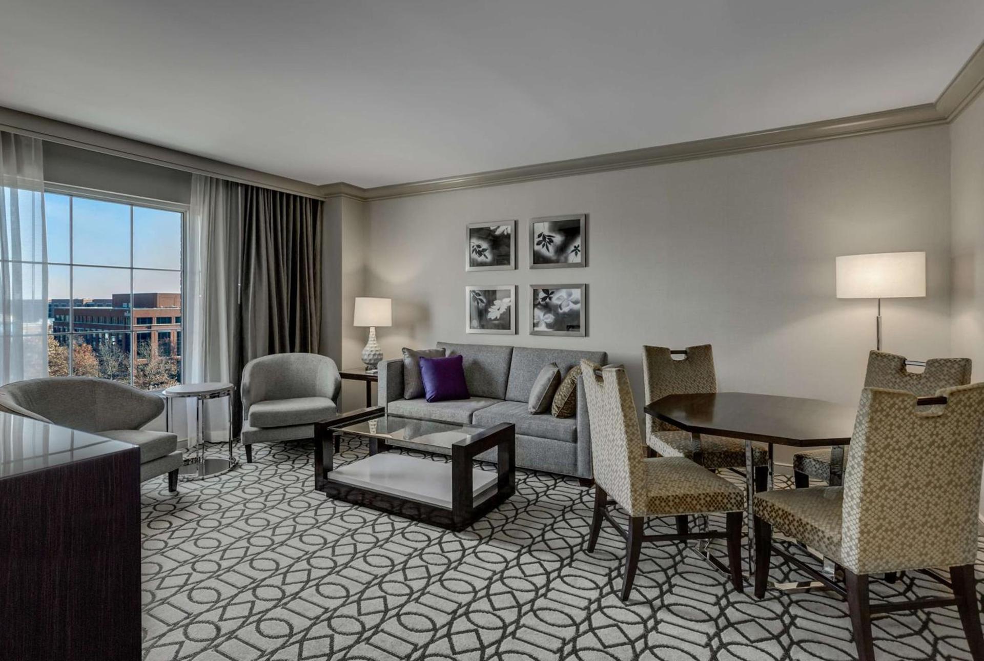 Hilton Columbus at Easton photo 17