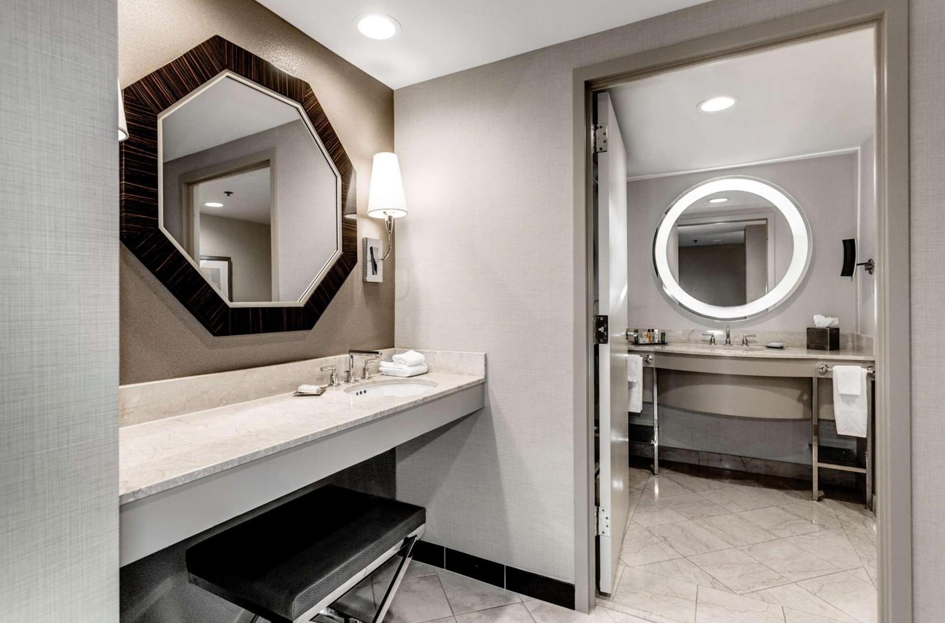 Hilton Columbus at Easton photo 22