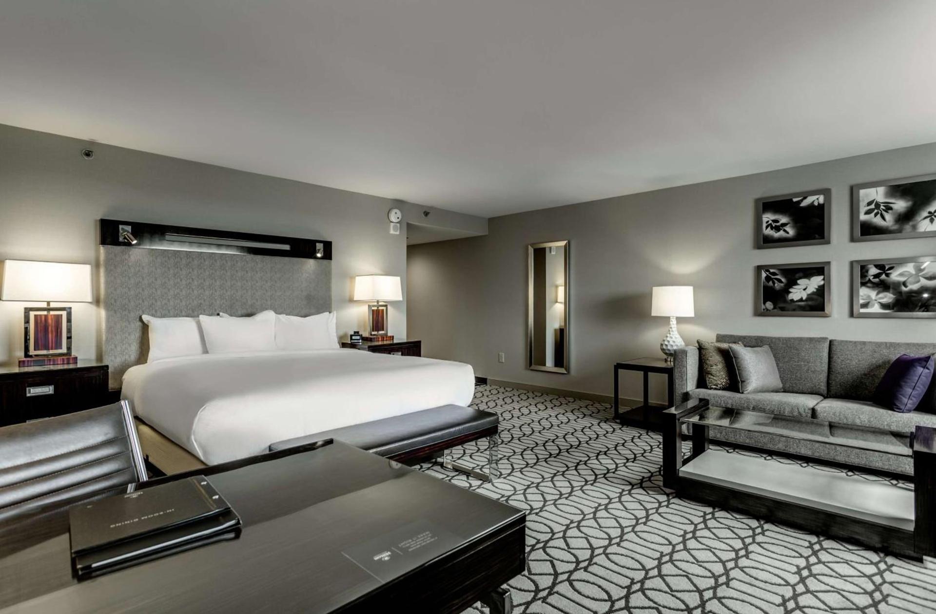 Hilton Columbus at Easton photo 23