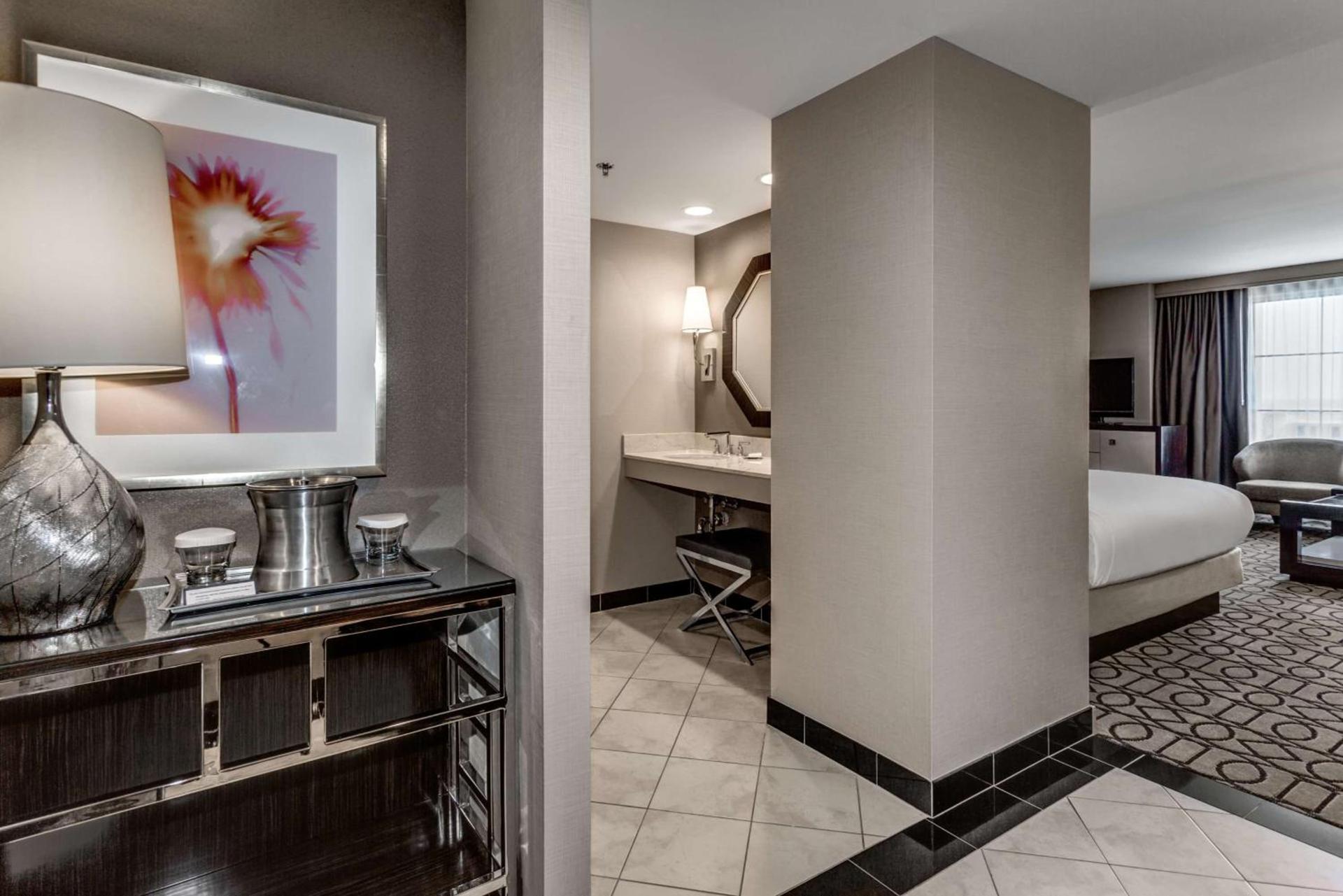 Hilton Columbus at Easton photo 24
