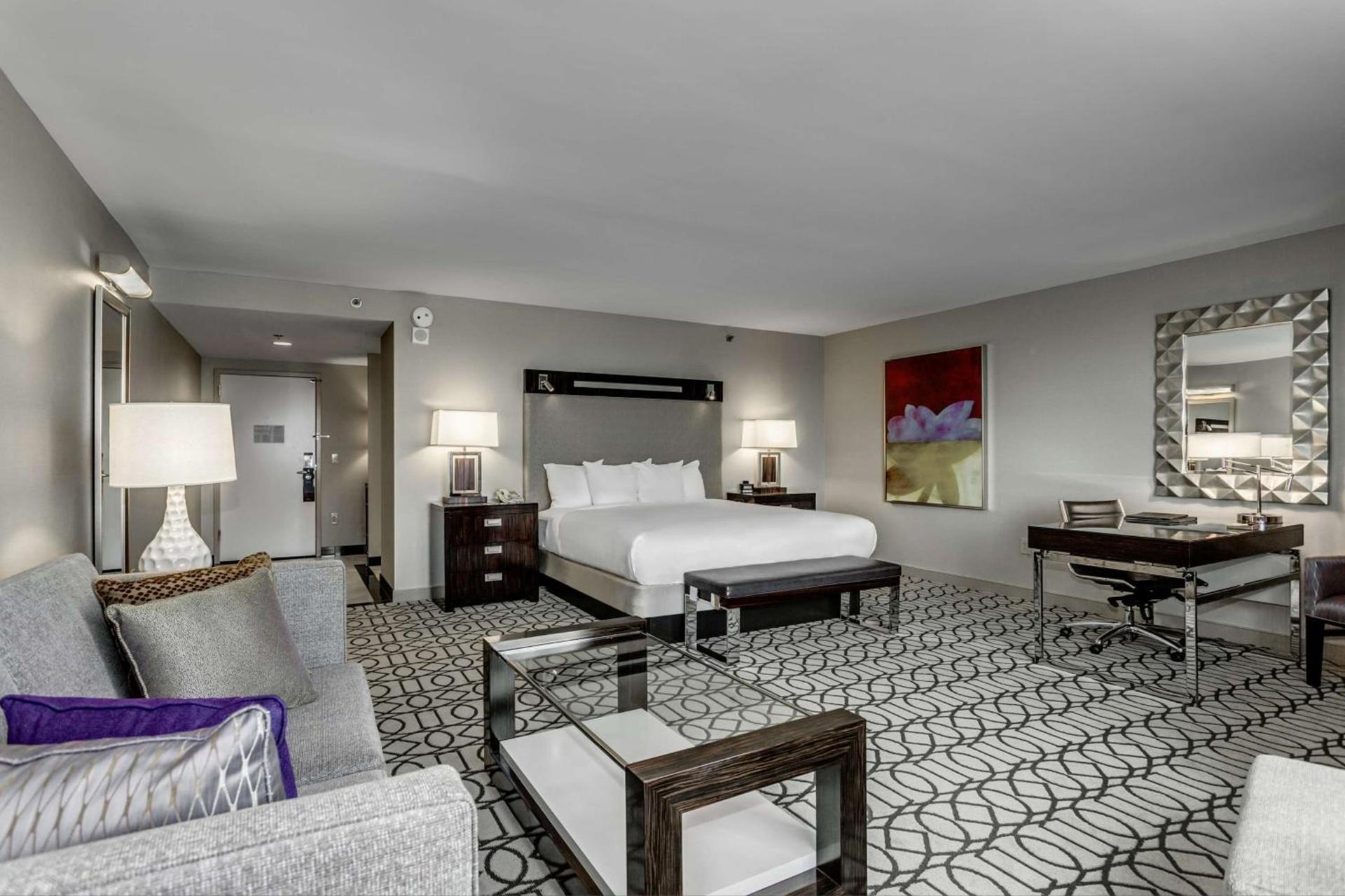 Hilton Columbus at Easton photo 25