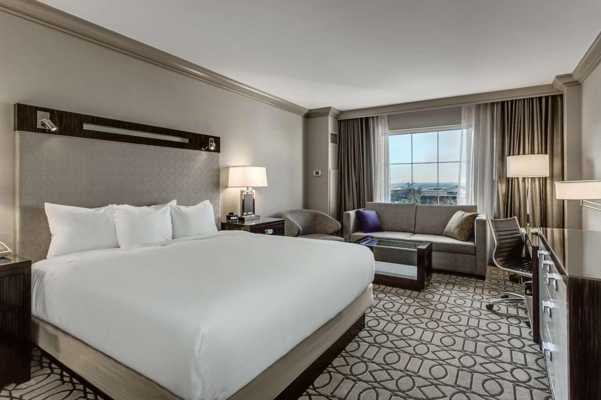 Hilton Columbus at Easton photo 27