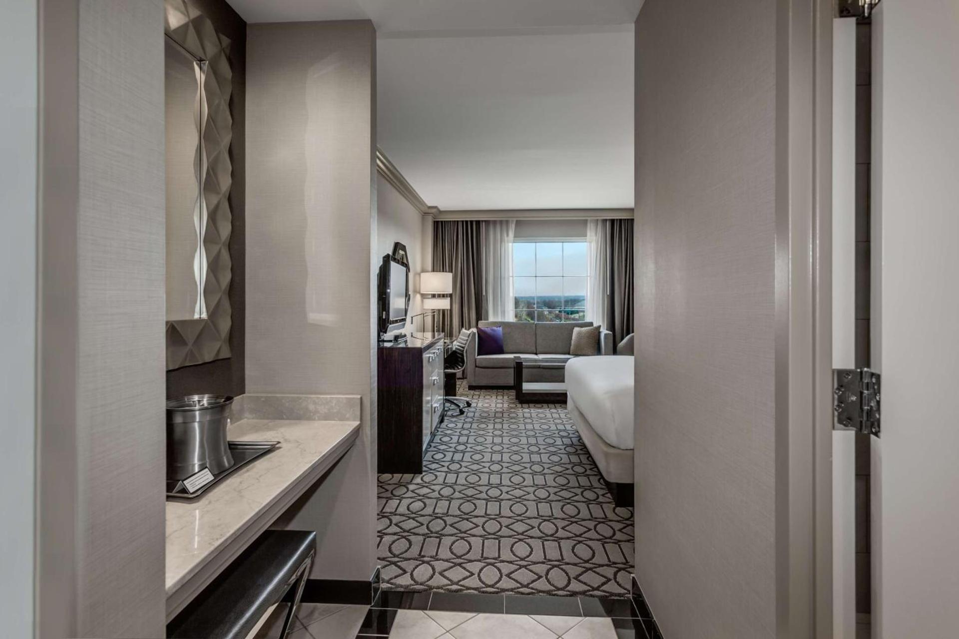 Hilton Columbus at Easton photo 28