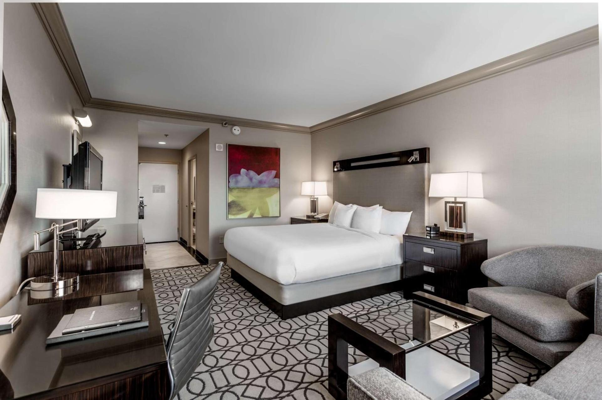 Hilton Columbus at Easton photo 29