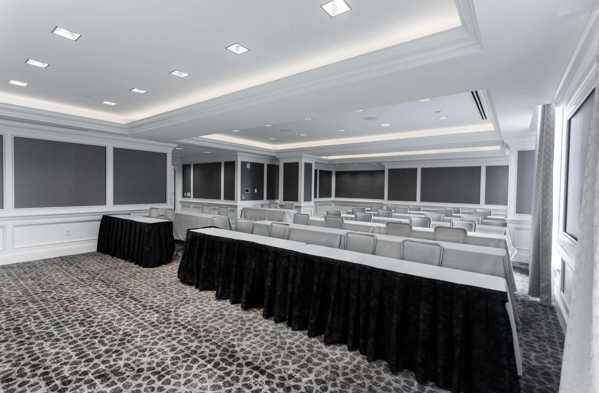 Hilton Columbus at Easton photo 31