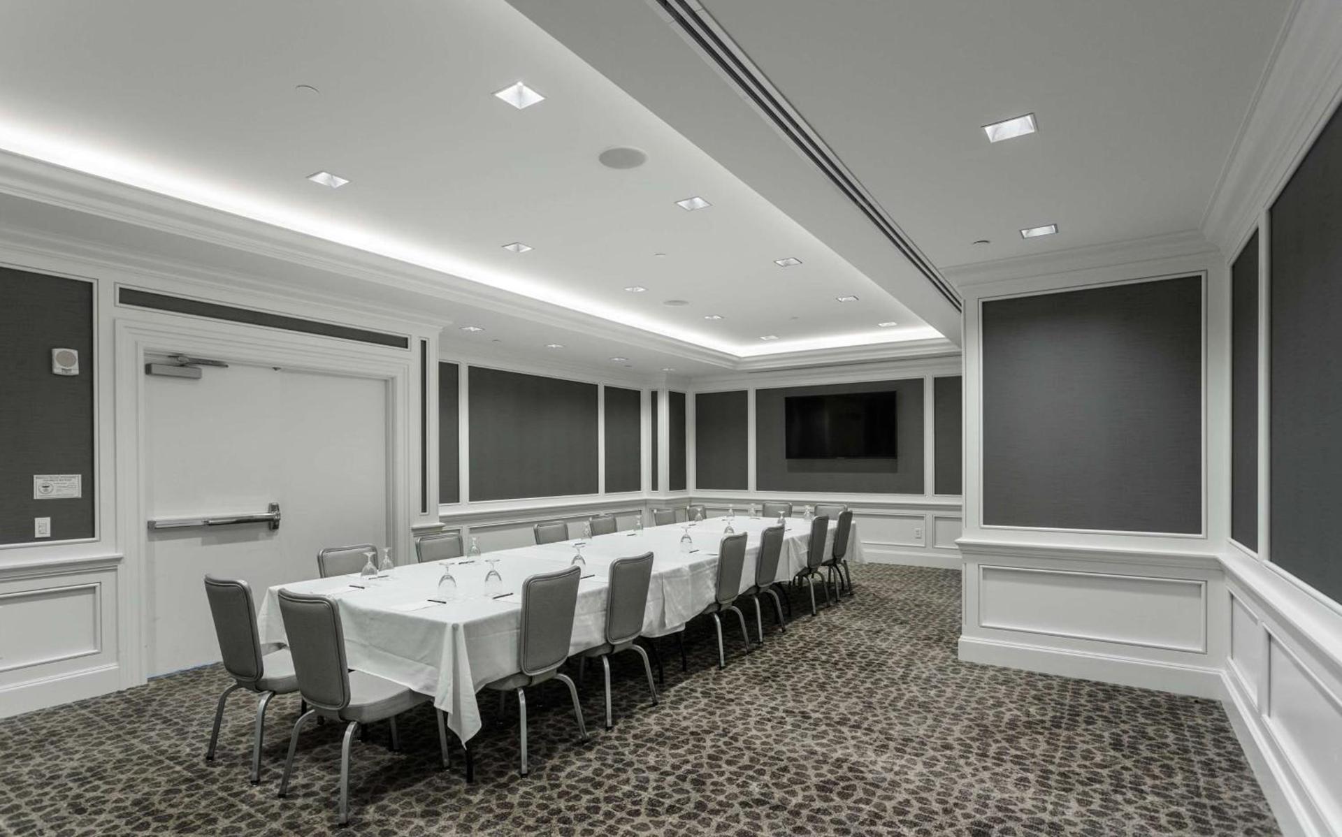 Hilton Columbus at Easton photo 36
