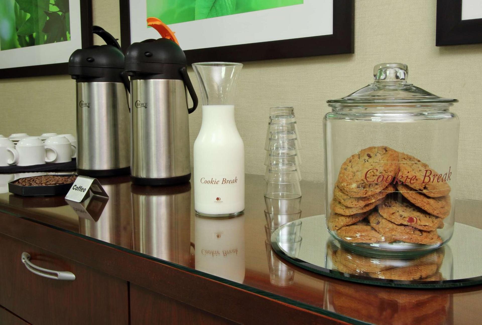 Doubletree by Hilton Newark photo 6