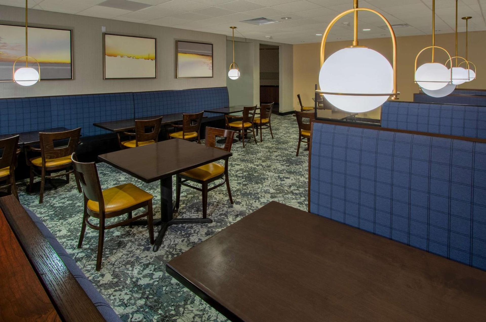 Doubletree by Hilton Newark photo 12