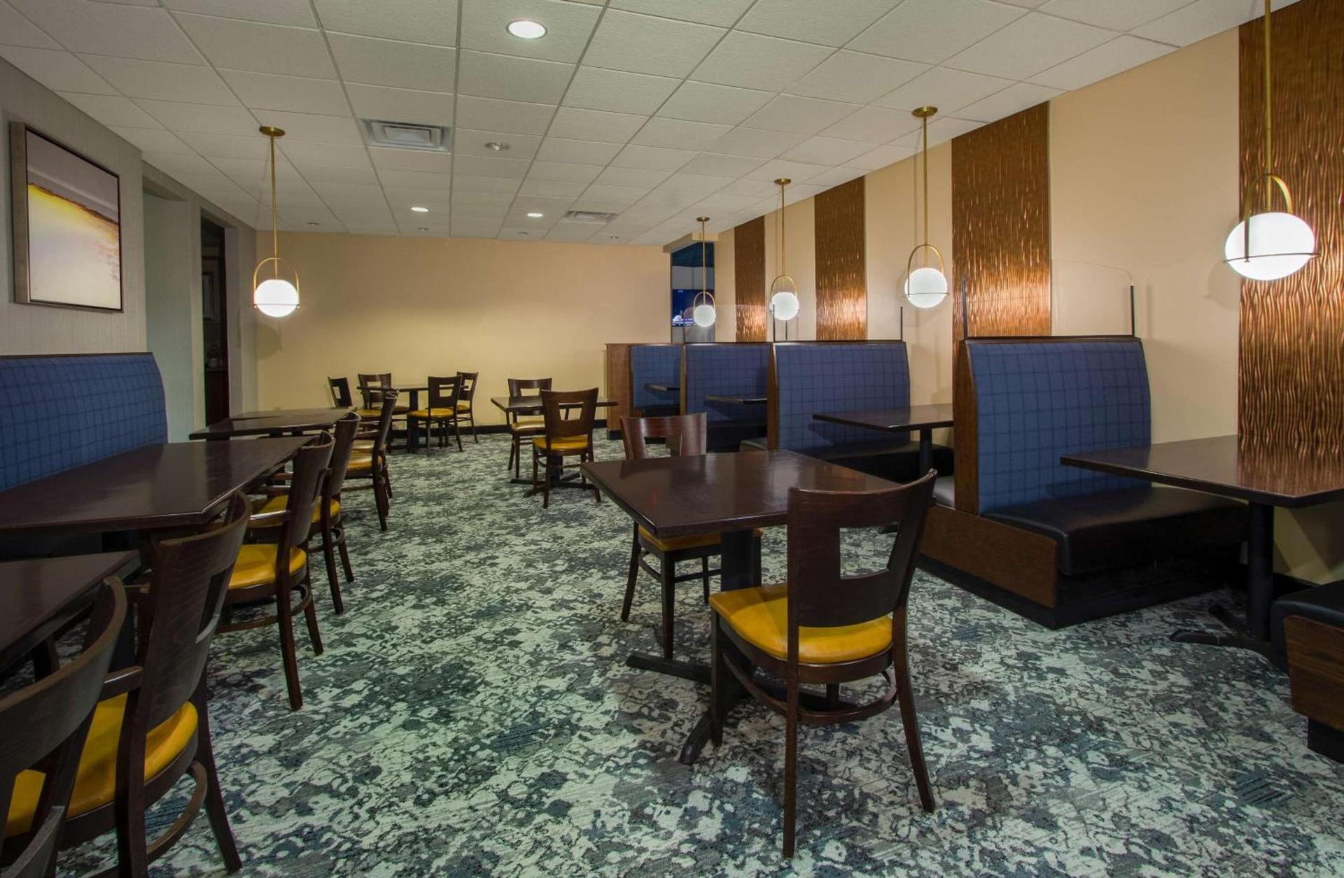 Doubletree by Hilton Newark photo 13