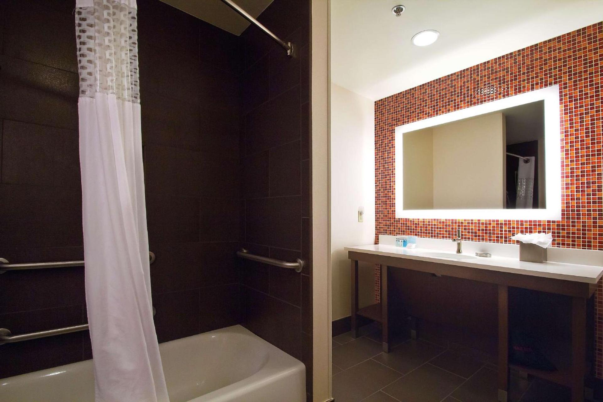 Hampton Inn & Suites Columbus-Downtown, Ohio photo 19
