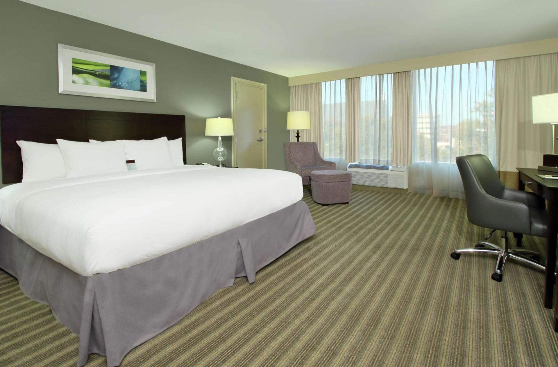 Doubletree by Hilton Newark photo 25
